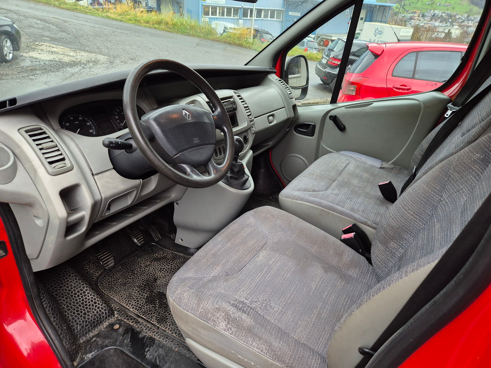 RENAULT Trafic 2.0 dCi 90 2.7t L1H1 Authentique-image-4