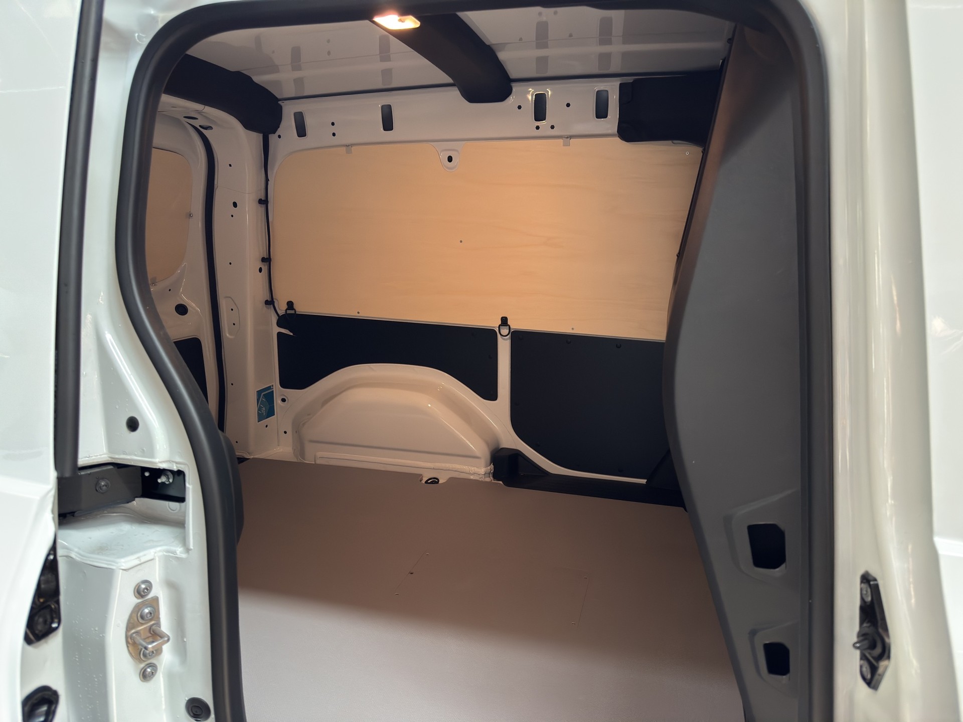 MERCEDES-BENZ eCitan 45kWh Base-image-8