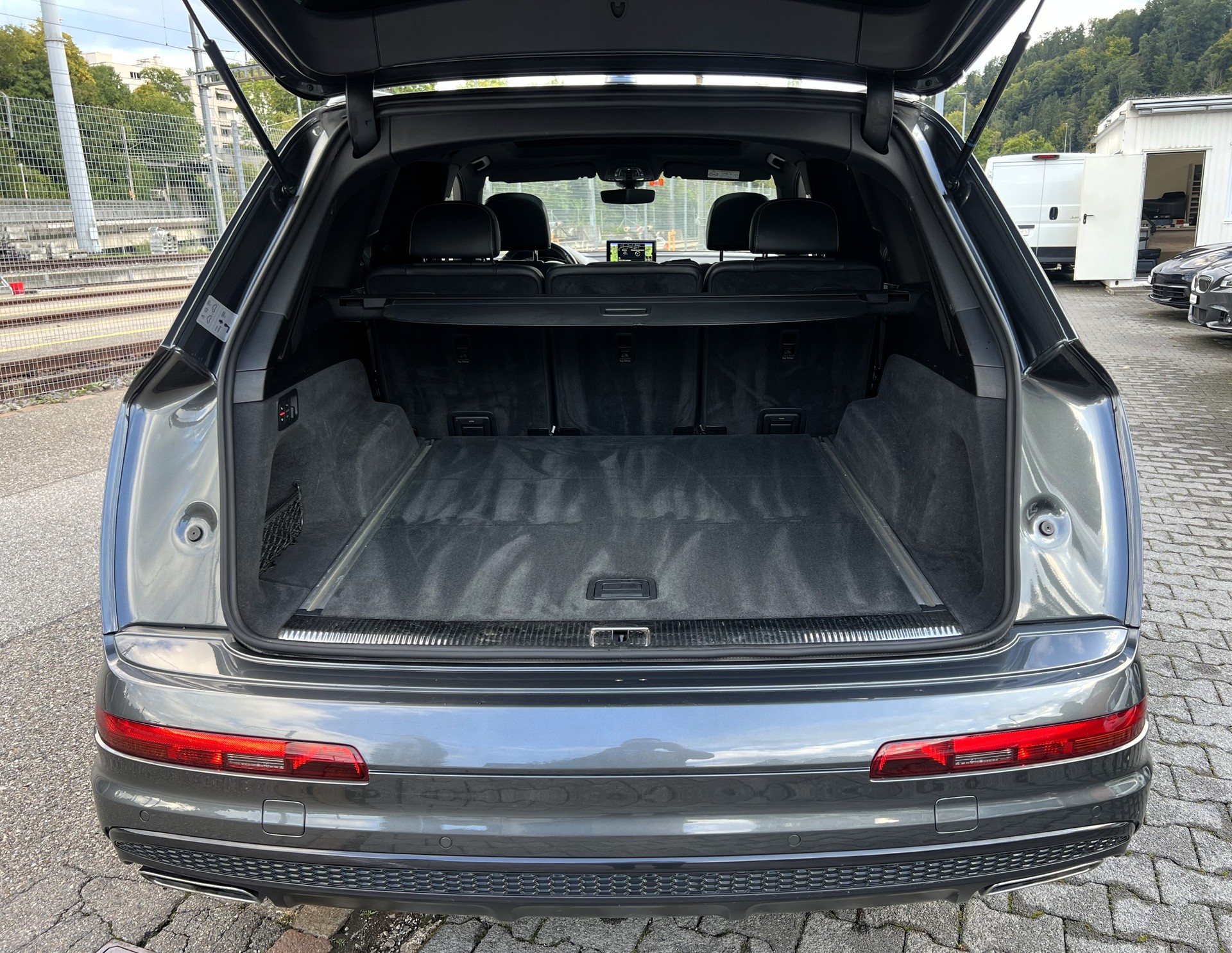 AUDI Q7 3.0 TDI quattro tiptronic-image-11