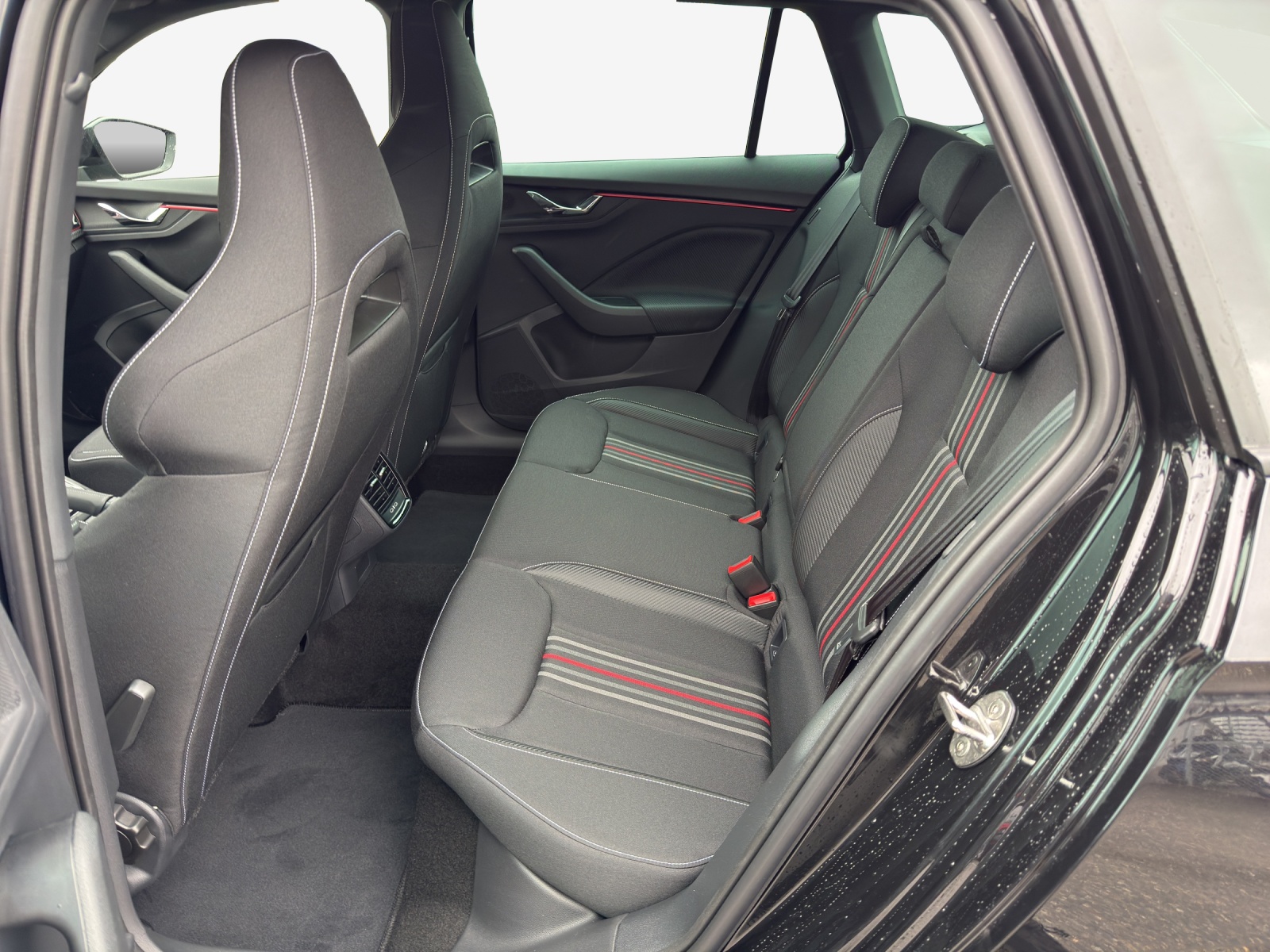 SKODA Kamiq 1.5 TSI Monte Carlo DSG-image-11
