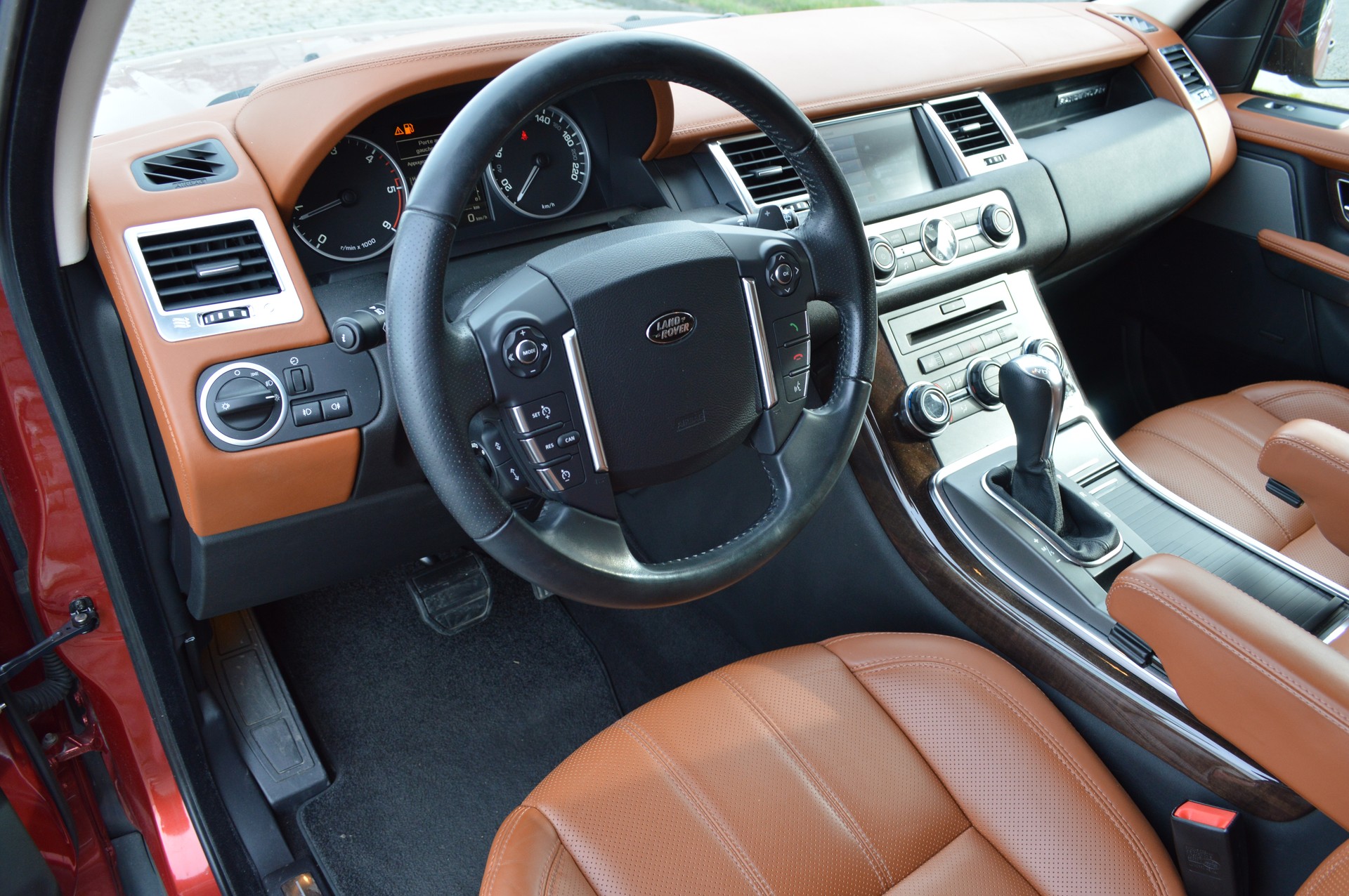 LAND ROVER Range Rover Sport 3.0 TDV6 HSE Automatic-image-10