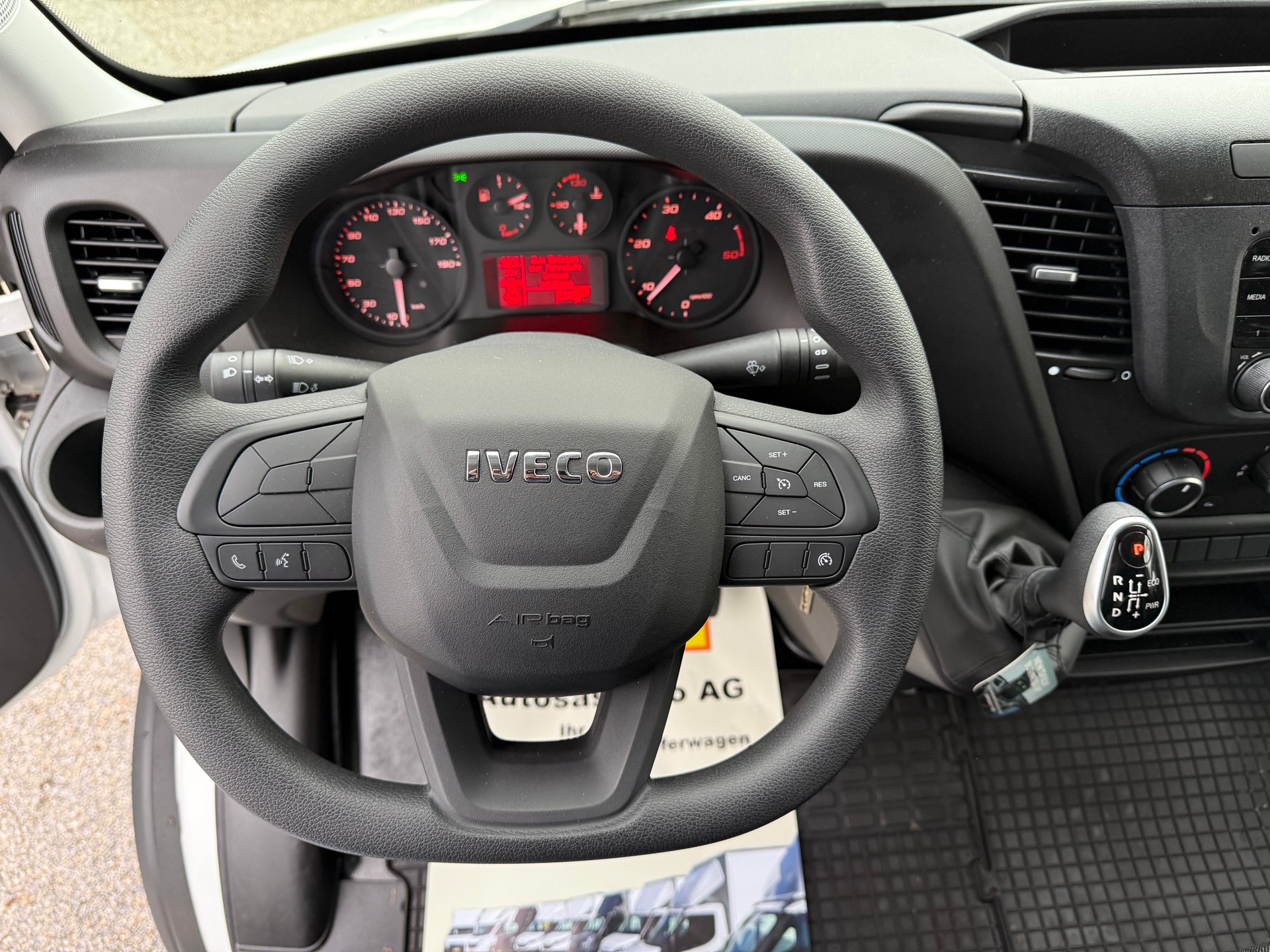 IVECO Daily 35S18 HI-MATCI Koffer mit Hebebühne + Seitentüre-image-11