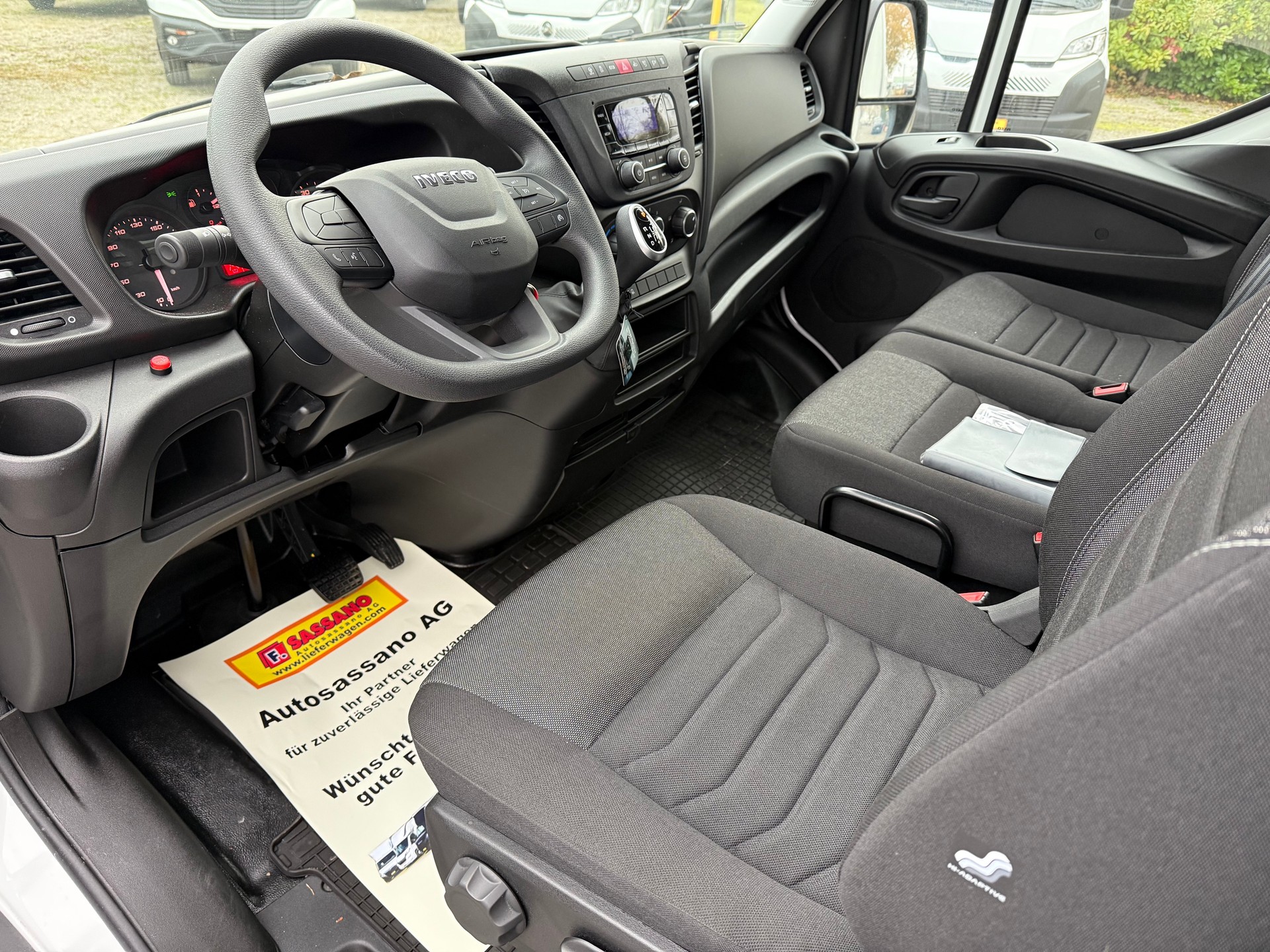 IVECO Daily 35S18 HI-MATCI Koffer mit Hebebühne + Seitentüre-image-10