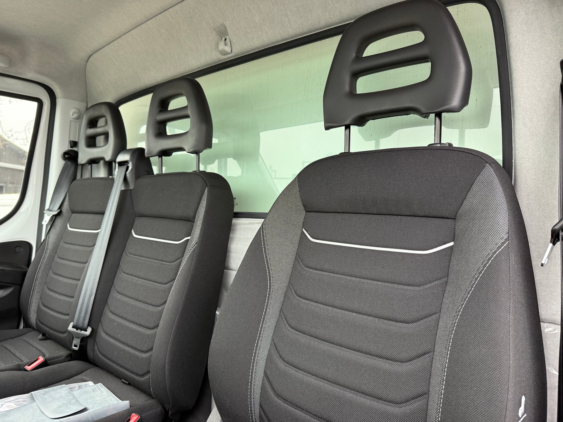 IVECO Daily 35S18 HI-MATCI Koffer mit Hebebühne + Seitentüre-image-13