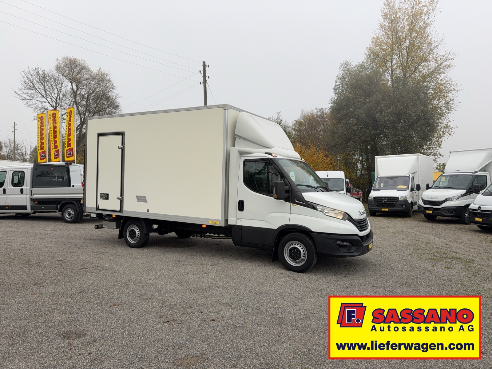 IVECO Daily 35S18 HI-MATCI Koffer mit Hebebühne + Seitentüre-image-1