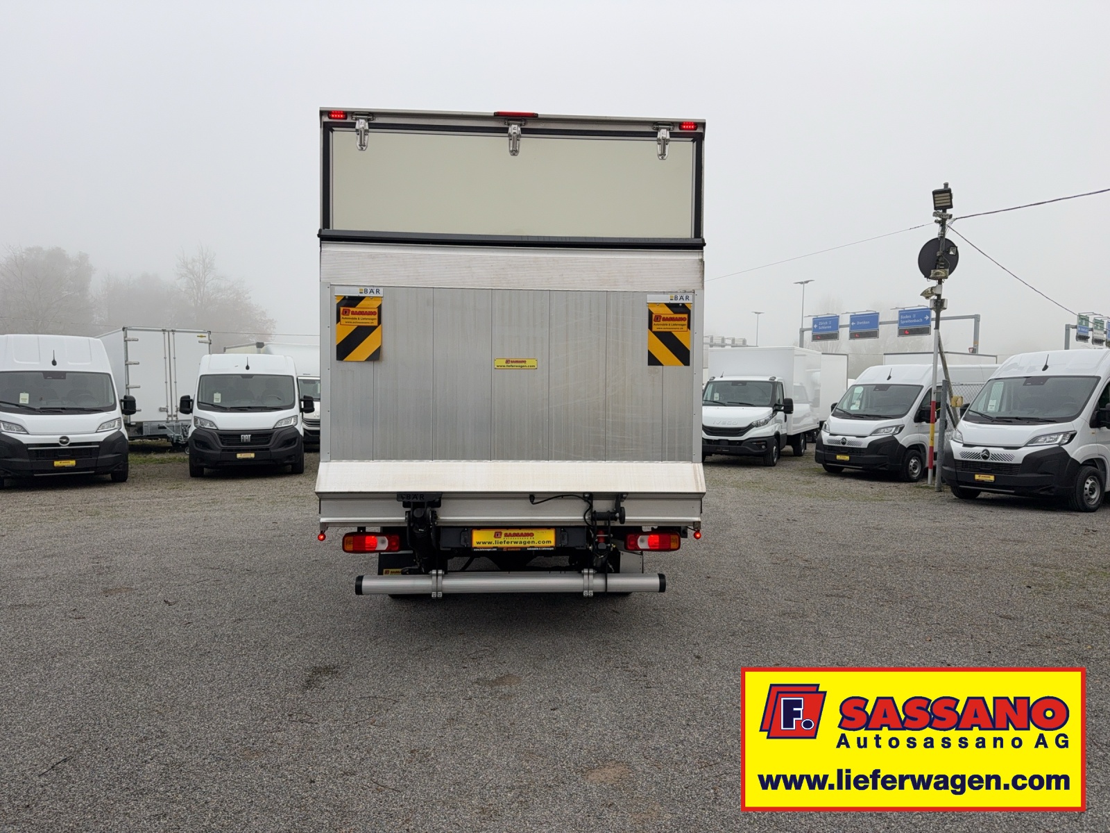 IVECO Daily 35S18 HI-MATCI Koffer mit Hebebühne + Seitentüre-image-8