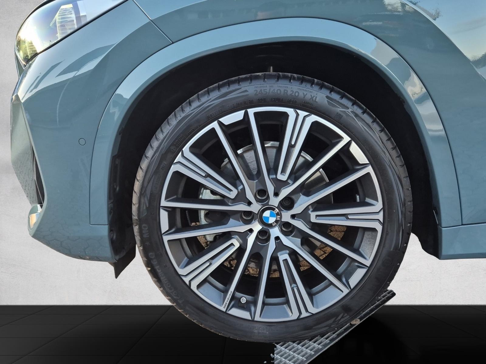 BMW X1 23i xDrive paddles-image-7