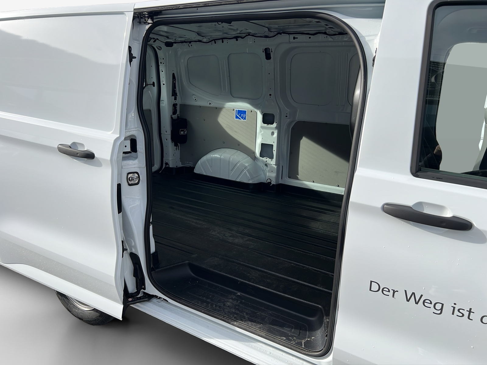 VW Transporter Kastenwagen BEV RS 3100mm 218PS AUT-image-11