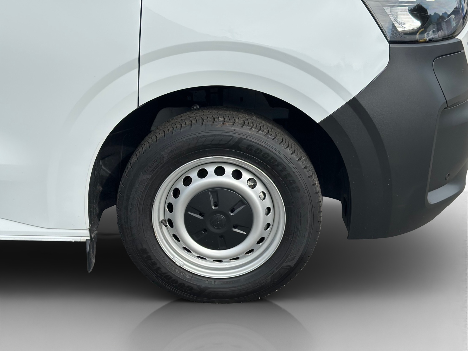 VW Transporter Kastenwagen BEV RS 3100mm 218PS AUT-image-13