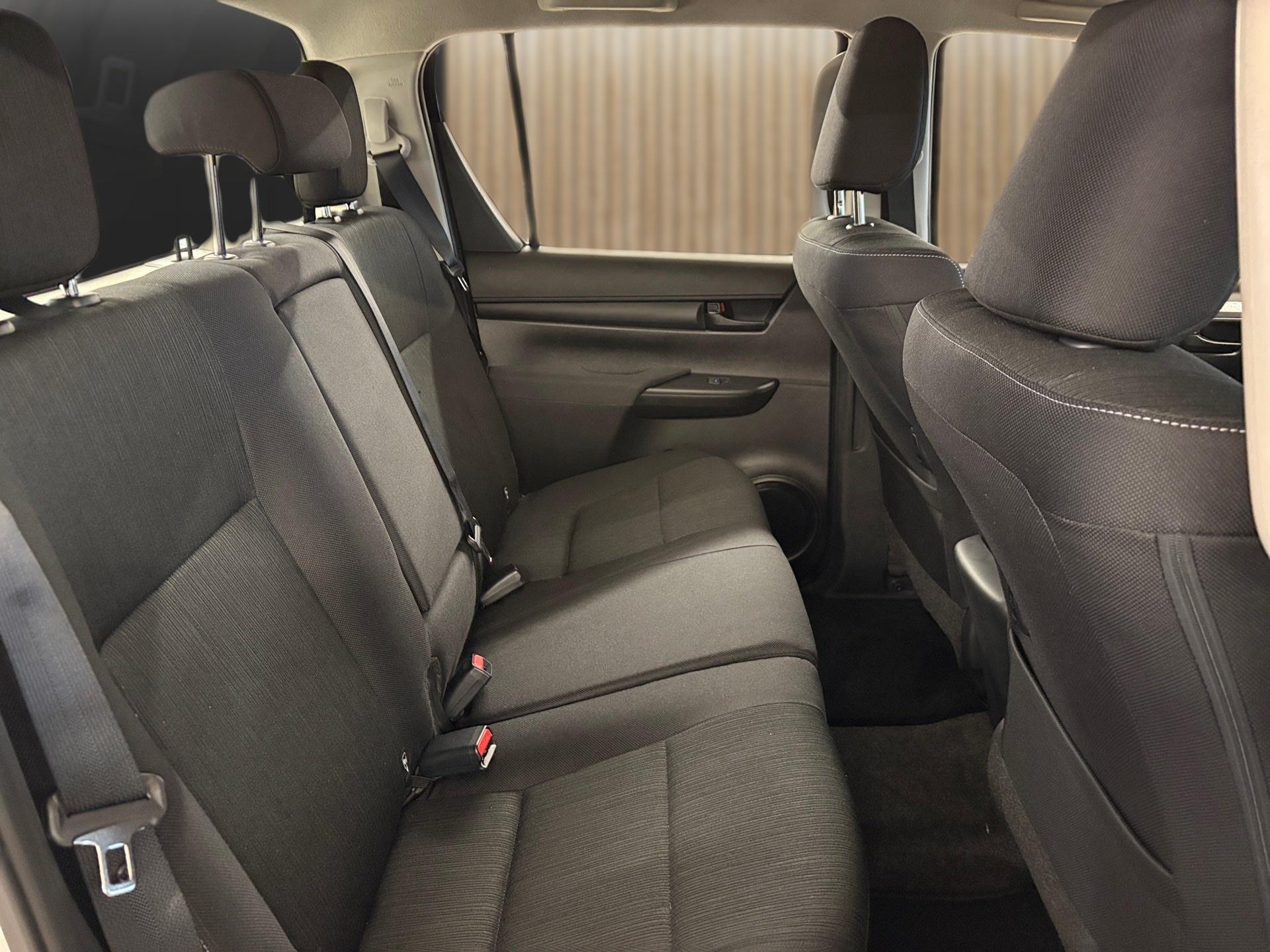 TOYOTA Hilux Double Cab.-Pick-up 2.8 D-4D 204 Comfort-image-15