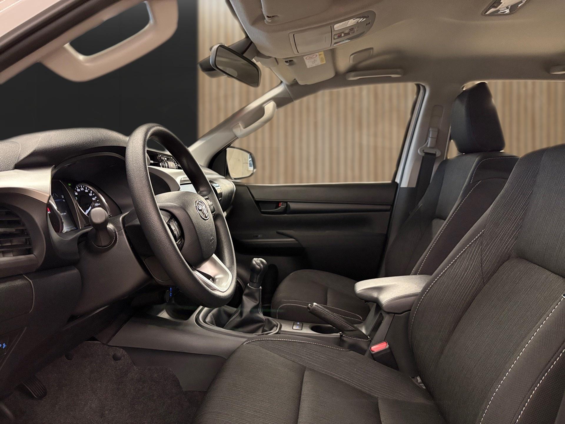 TOYOTA Hilux Double Cab.-Pick-up 2.8 D-4D 204 Comfort-image-10
