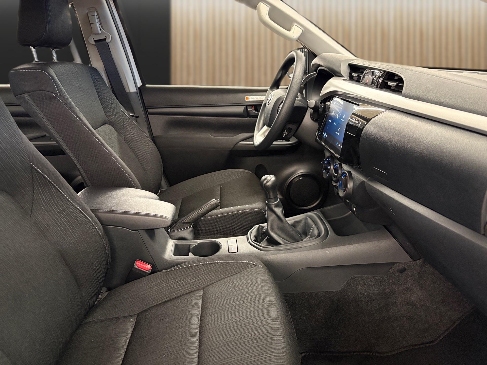 TOYOTA Hilux Double Cab.-Pick-up 2.8 D-4D 204 Comfort-image-11