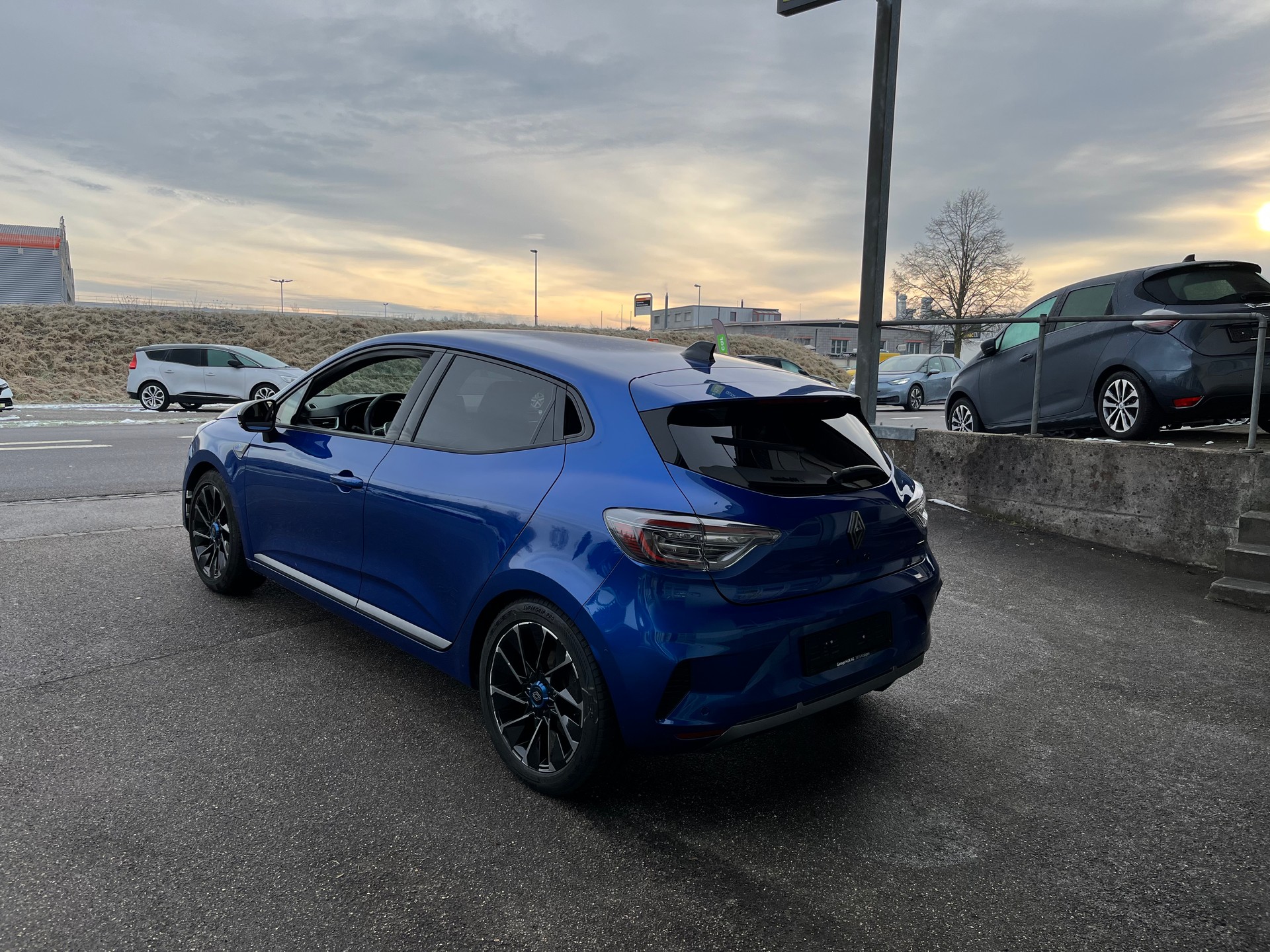 RENAULT Clio 1.6 E-Tech Esprit Alpine+++48 MONATE GARANTIE+++-image-1