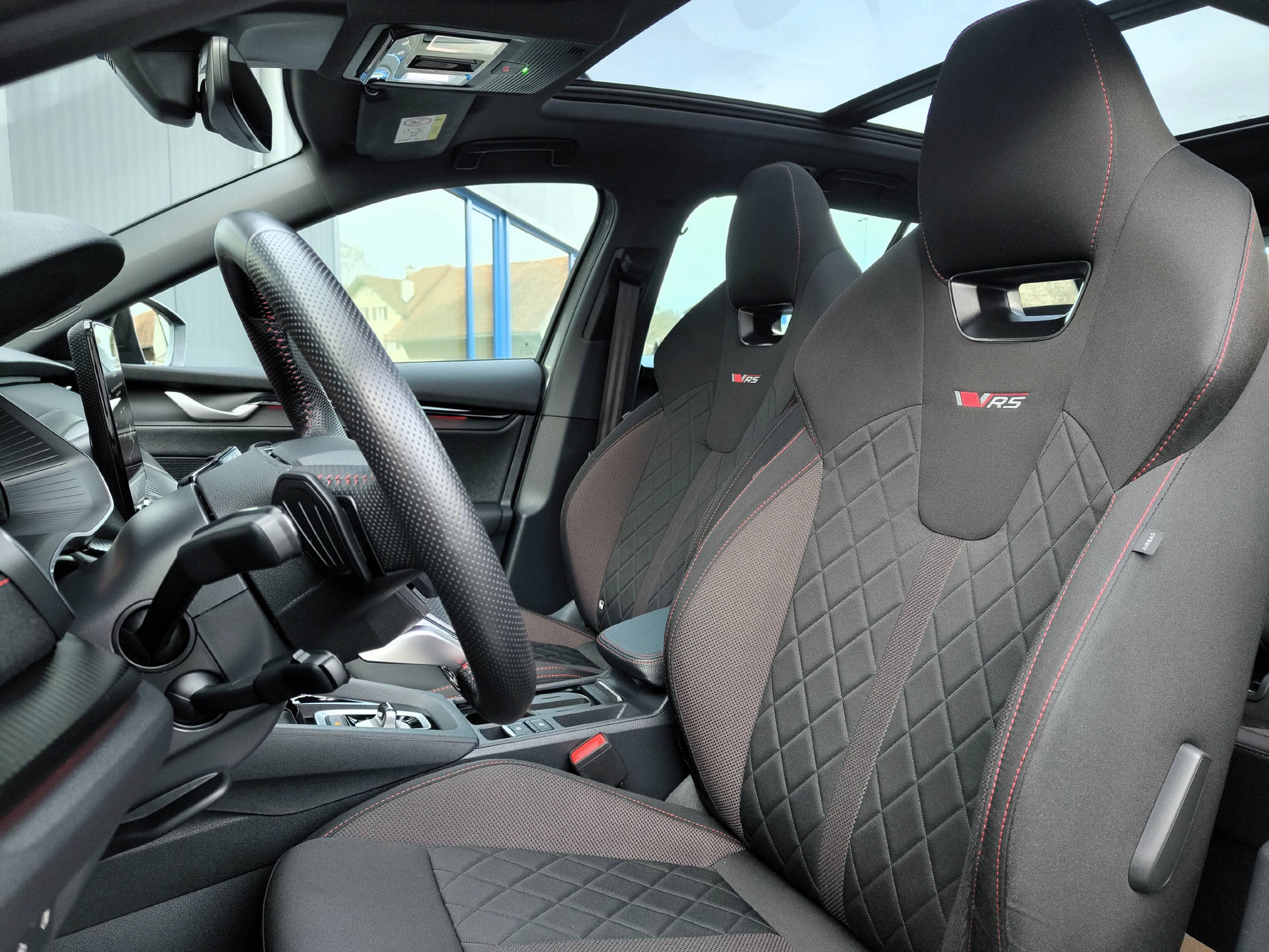 SKODA Octavia Combi 2.0 TSI RS DSG-image-5