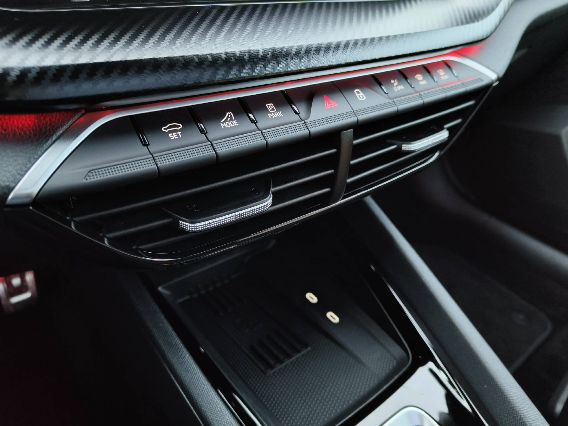 SKODA Octavia Combi 2.0 TSI RS DSG-image-10