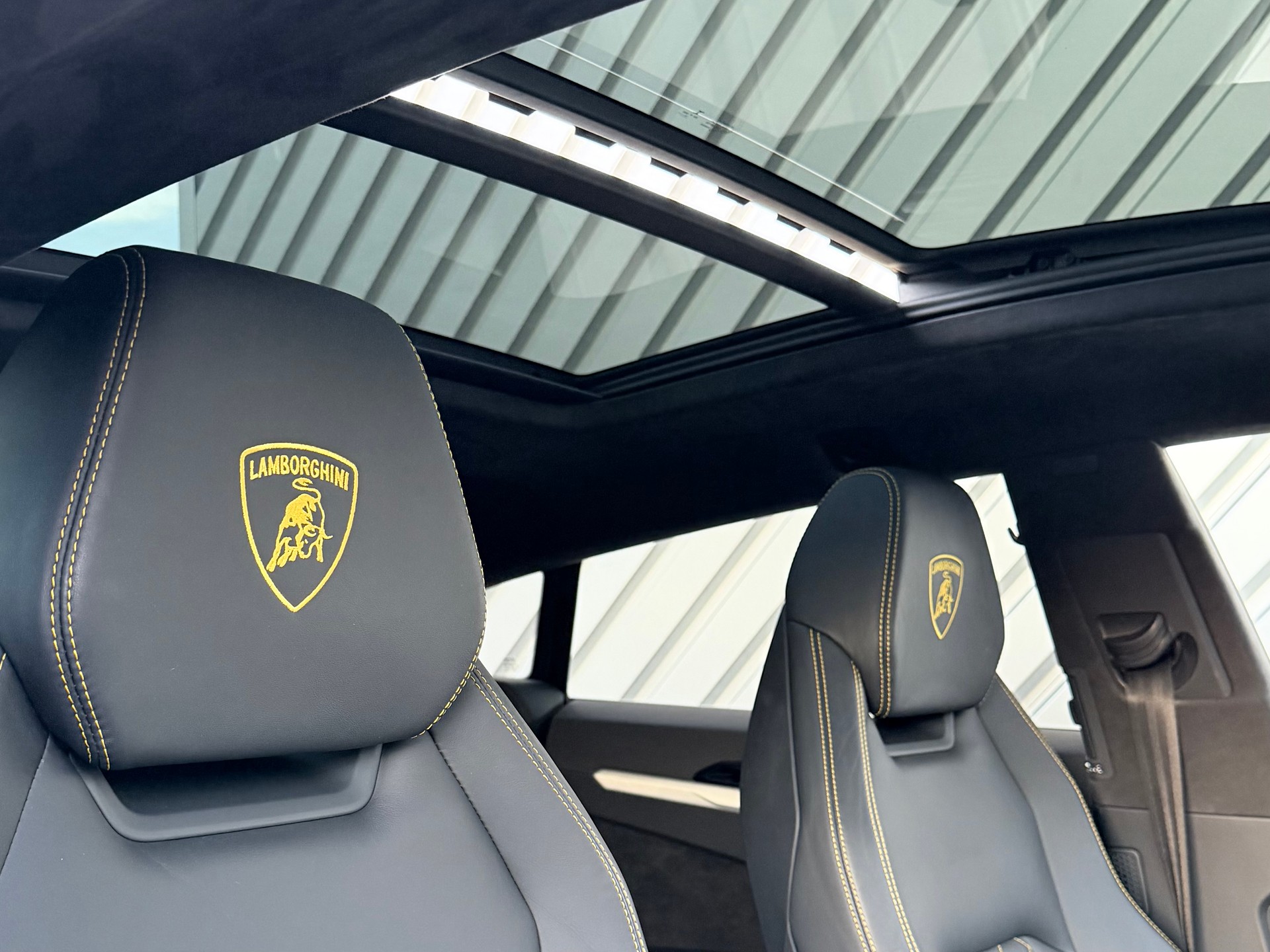 LAMBORGHINI Urus E-Gear-image-7