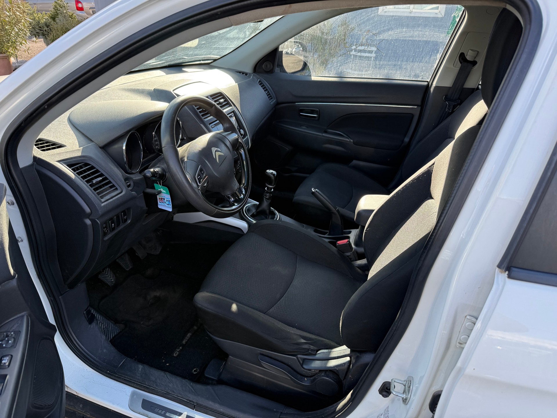 CITROEN C4 Aircross 1.6 HDi Exclusive 4WD-image-6