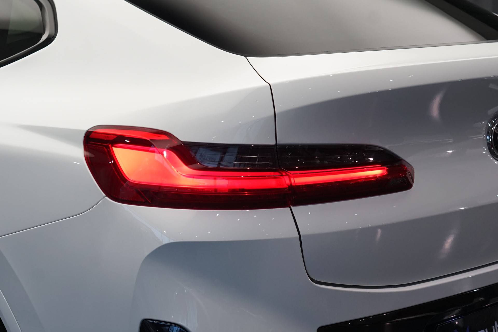 BMW X4 xDrive 48V 20d M Sport Steptronic-image-13