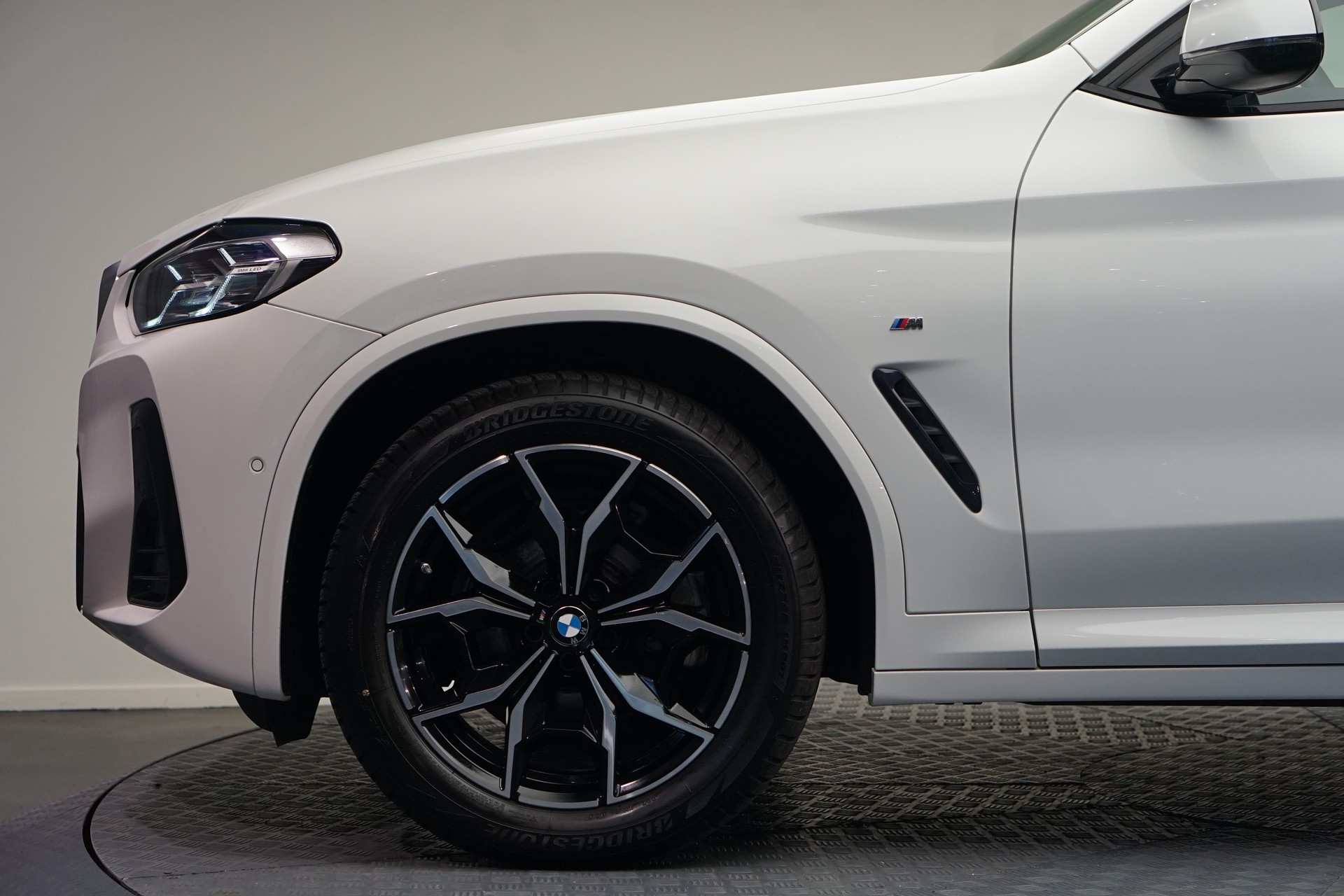 BMW X4 xDrive 48V 20d M Sport Steptronic-image-14