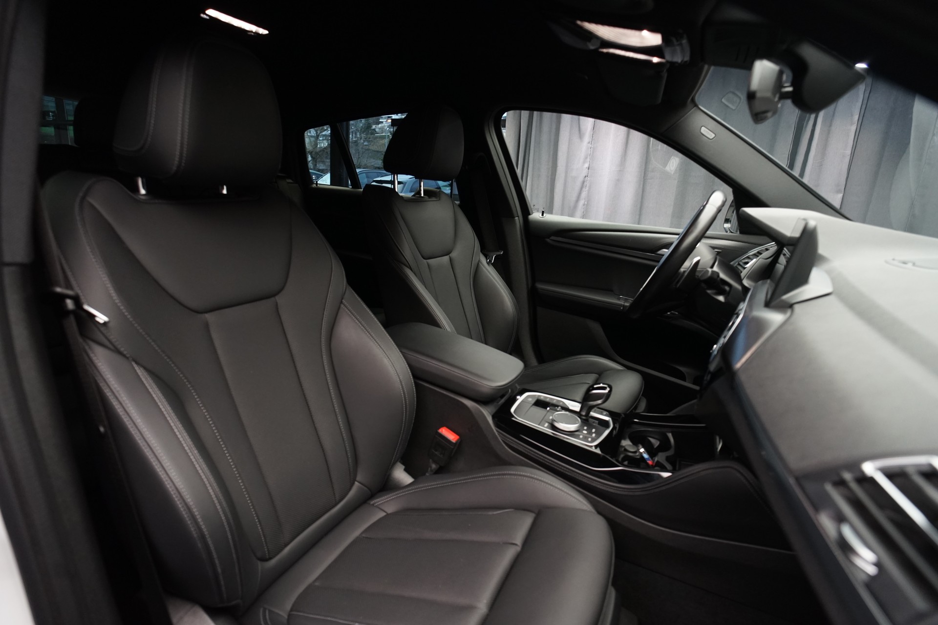 BMW X4 xDrive 48V 20d M Sport Steptronic-image-17