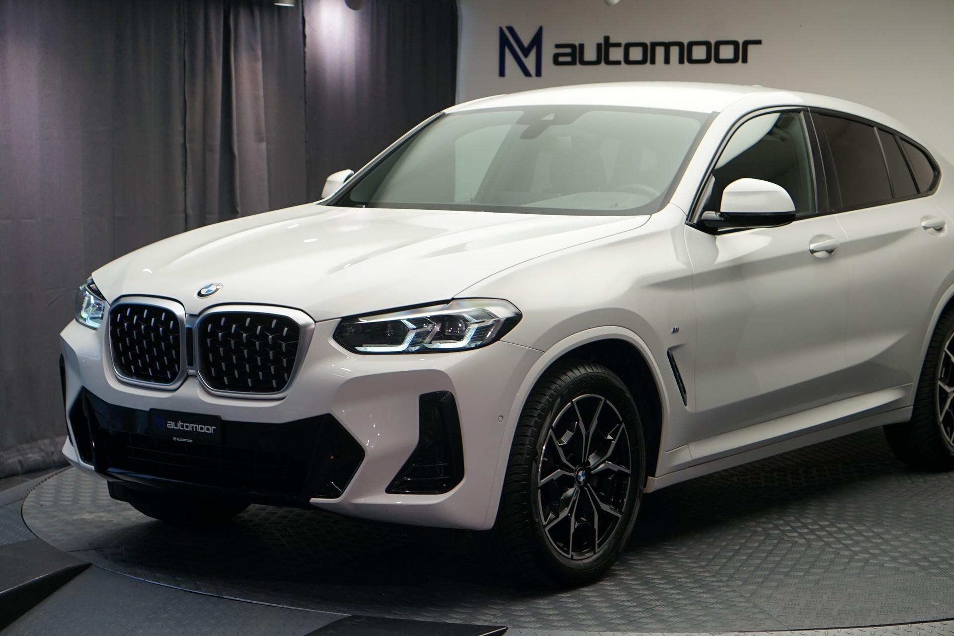 BMW X4 xDrive 48V 20d M Sport Steptronic-image-40