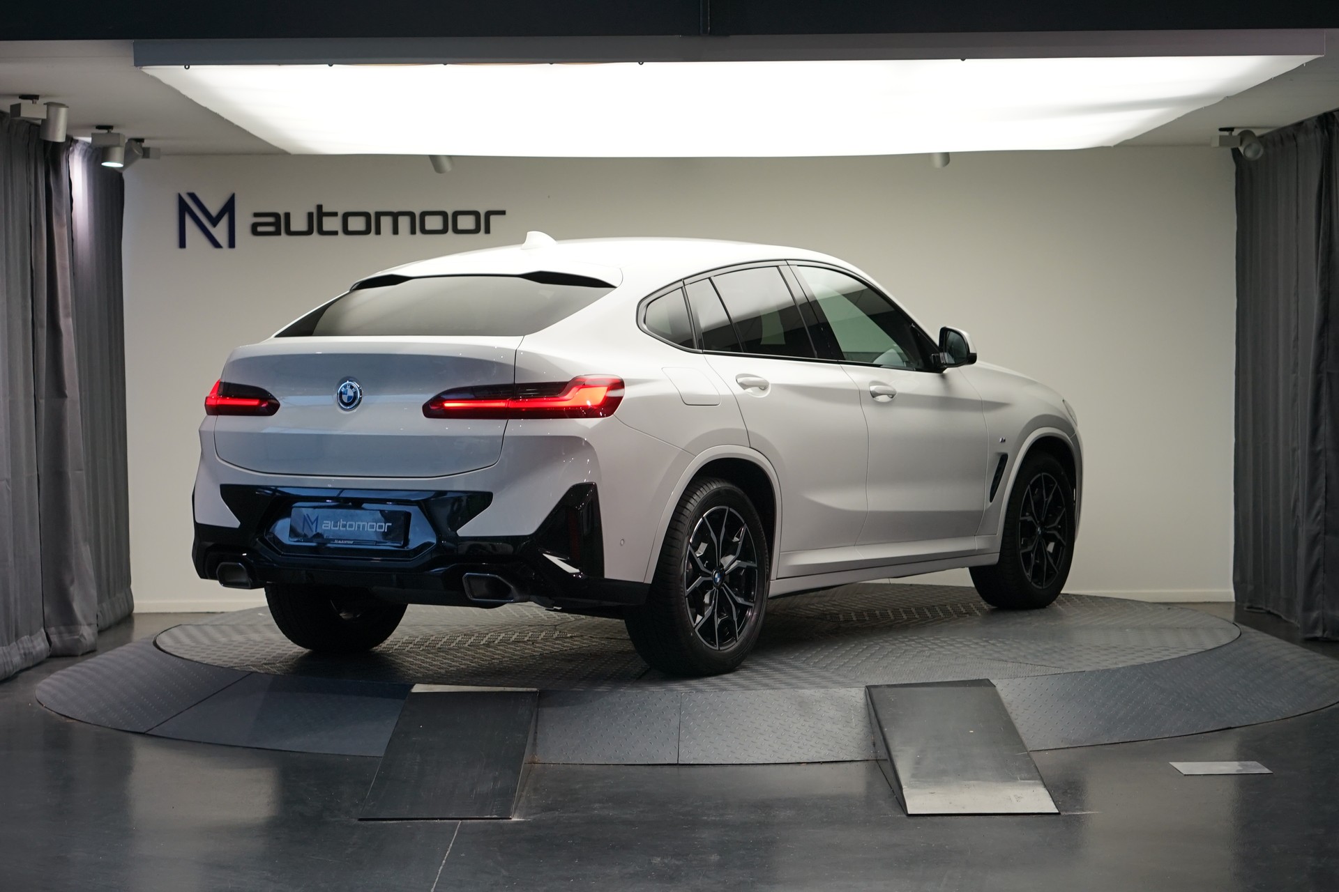 BMW X4 xDrive 48V 20d M Sport Steptronic-image-4