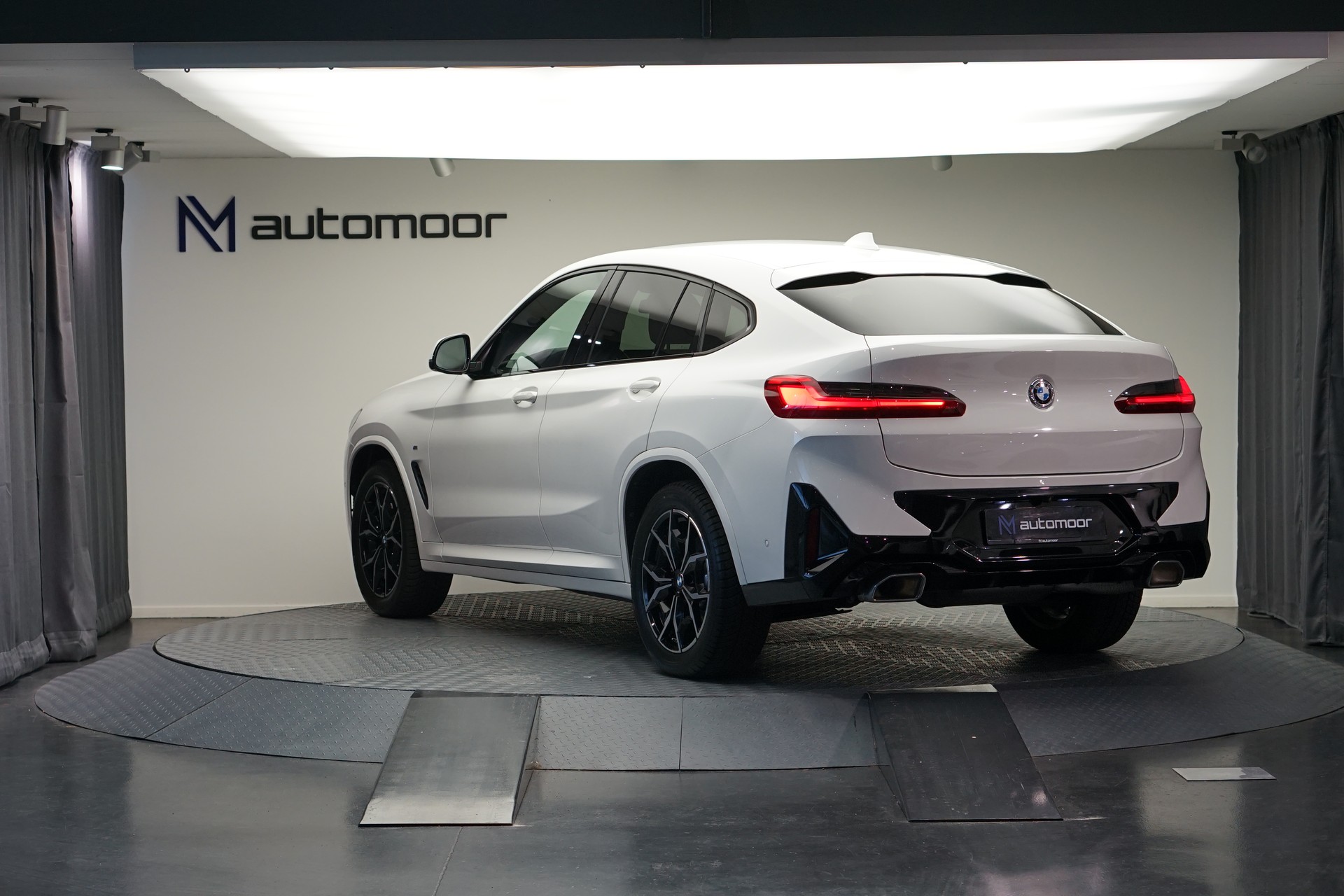 BMW X4 xDrive 48V 20d M Sport Steptronic-image-6