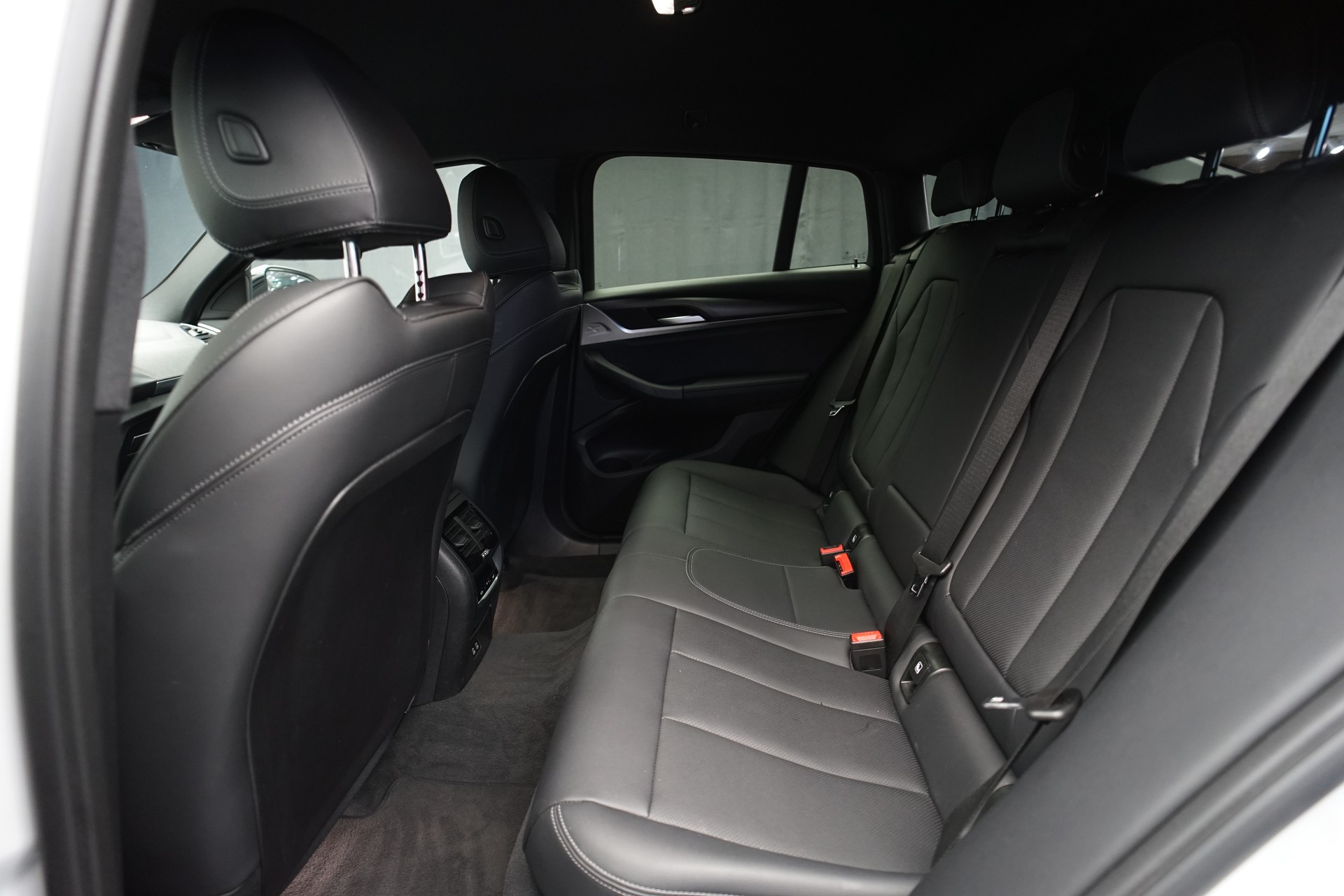 BMW X4 xDrive 48V 20d M Sport Steptronic-image-19