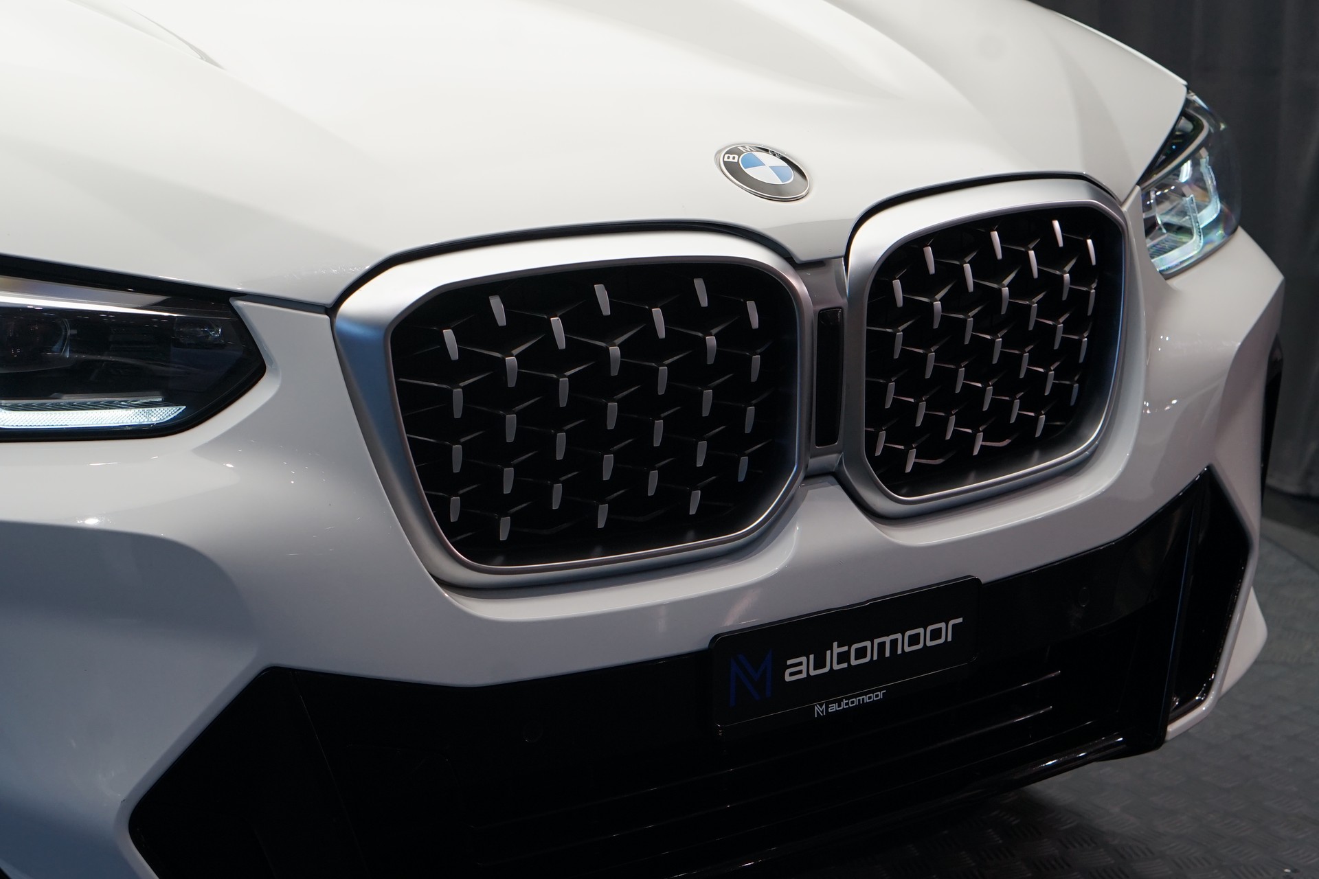 BMW X4 xDrive 48V 20d M Sport Steptronic-image-38