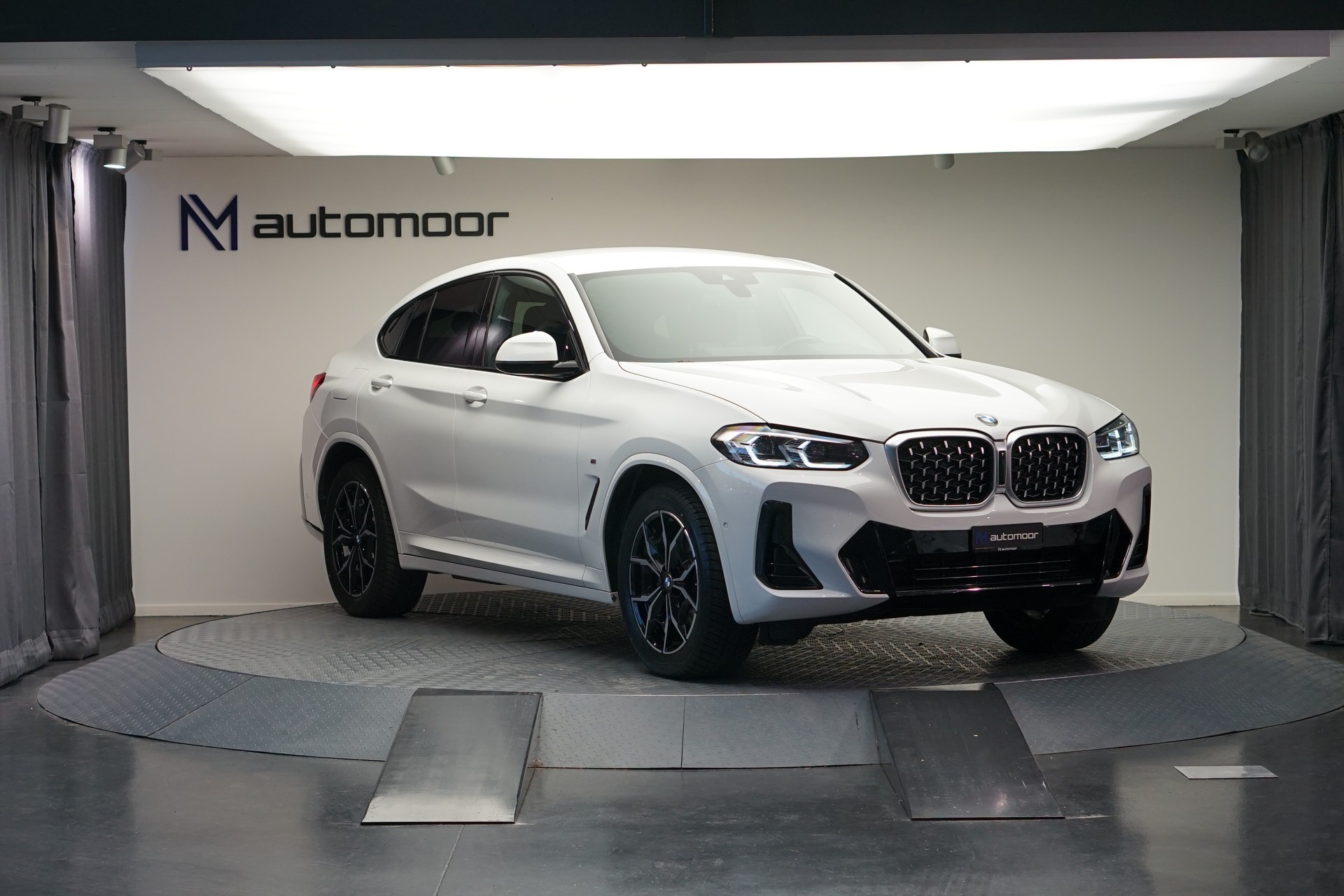 BMW X4 xDrive 48V 20d M Sport Steptronic-image-2