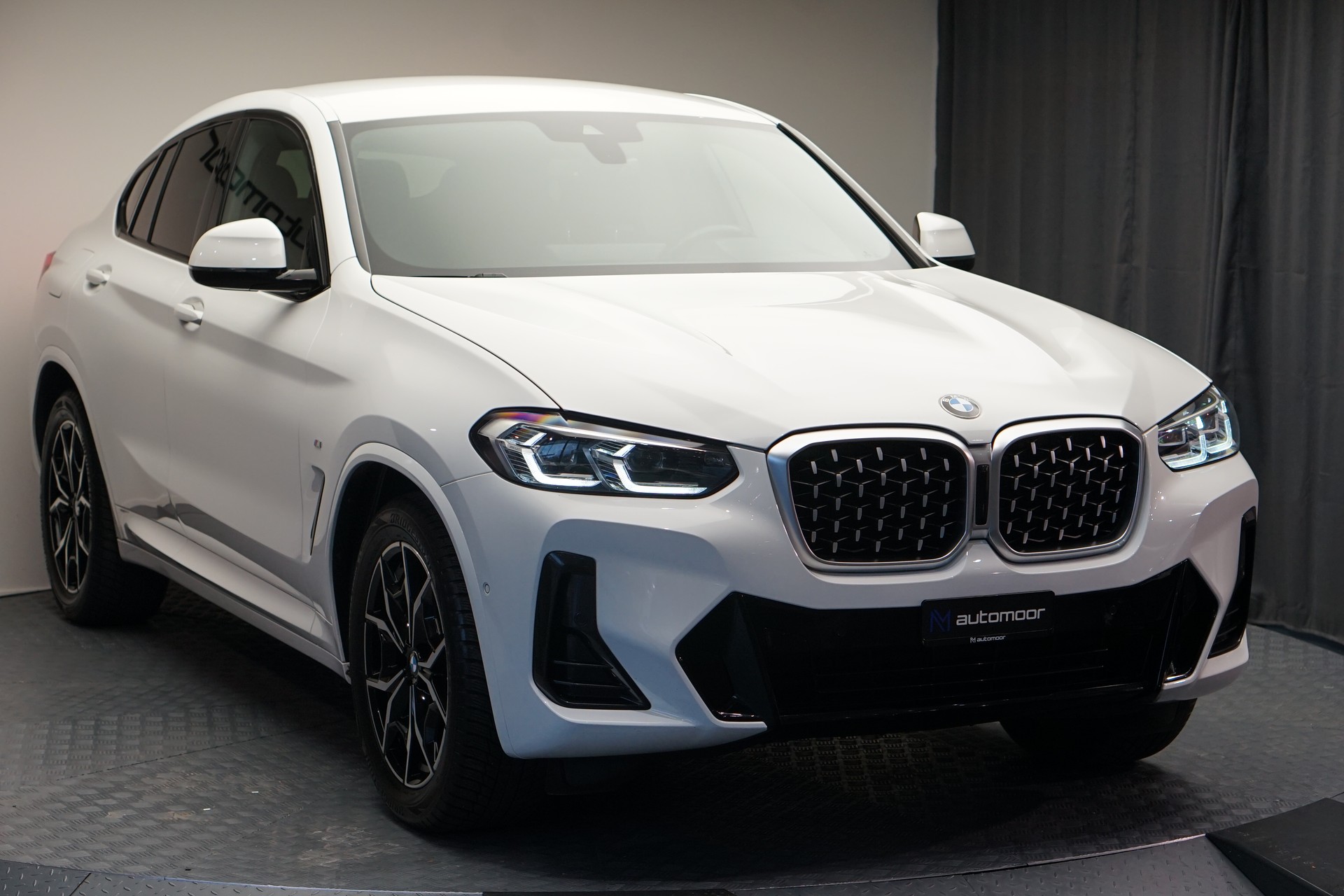 BMW X4 xDrive 48V 20d M Sport Steptronic-image-39