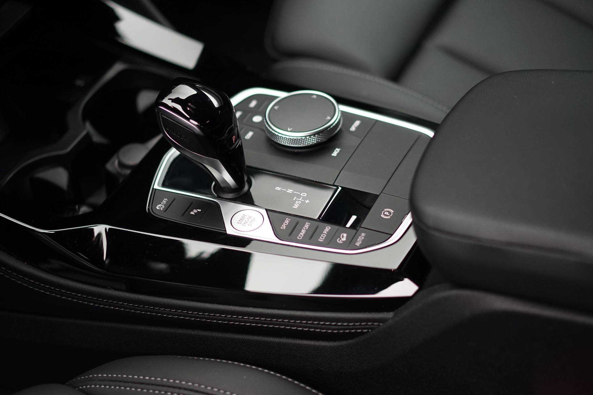 BMW X4 xDrive 48V 20d M Sport Steptronic-image-24