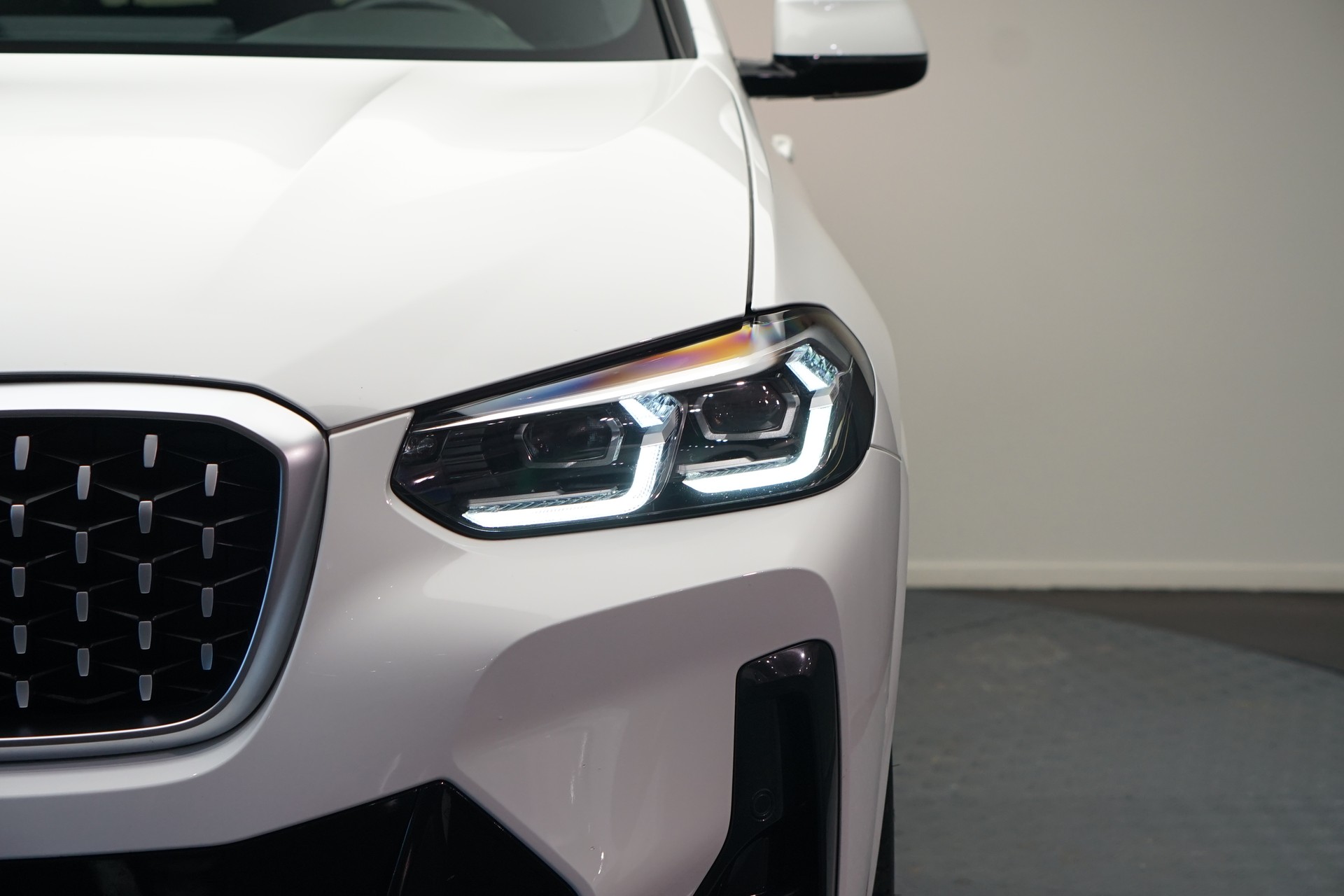 BMW X4 xDrive 48V 20d M Sport Steptronic-image-9