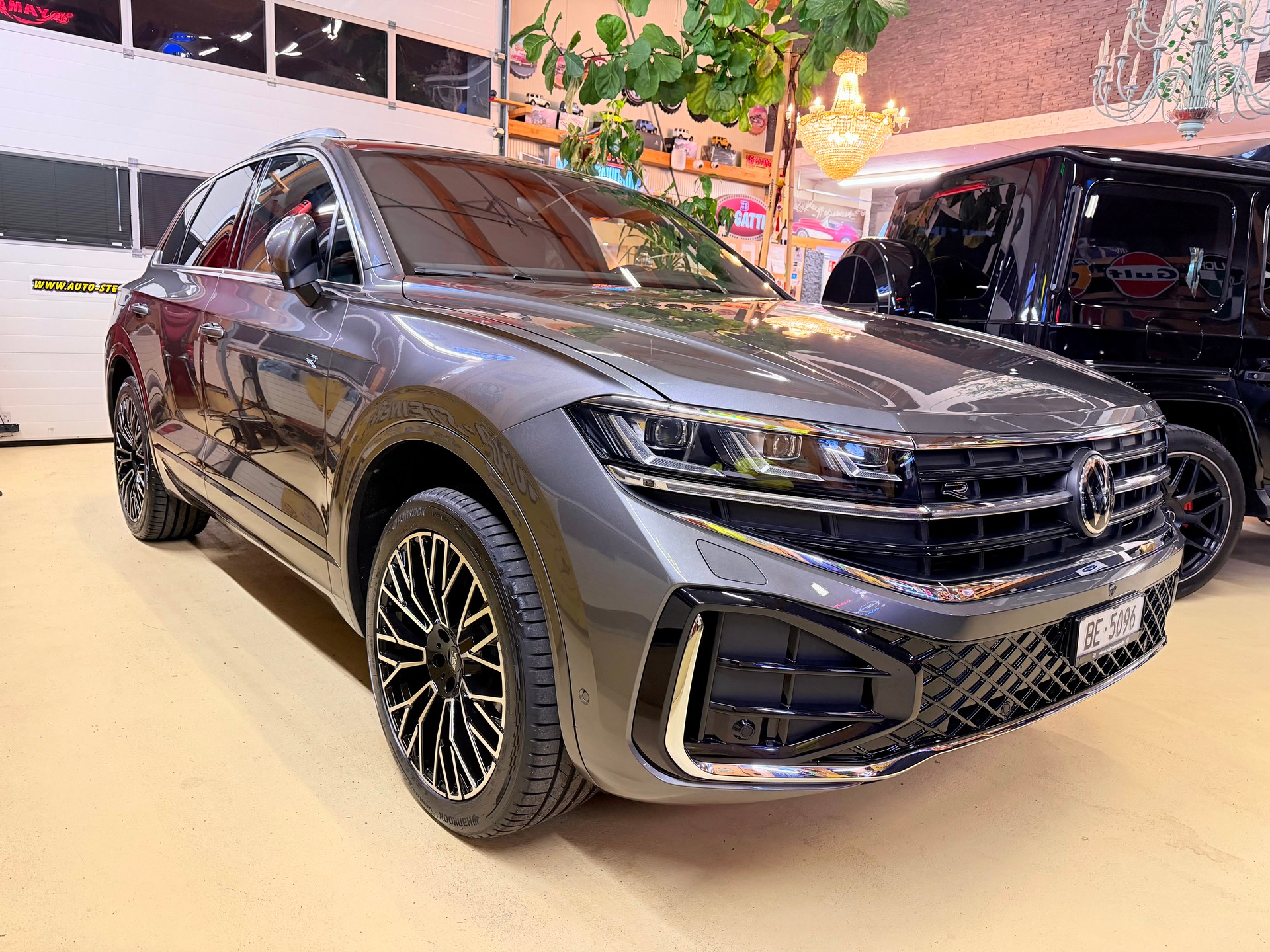 VW TOUAREG "3.0 TDI R-LINE" TIPTRONIC. CH WAGEN. AMAG SCHEIZ AUSLIEFERUNG. TOP AUSSTATTUNG. MIT AHK.