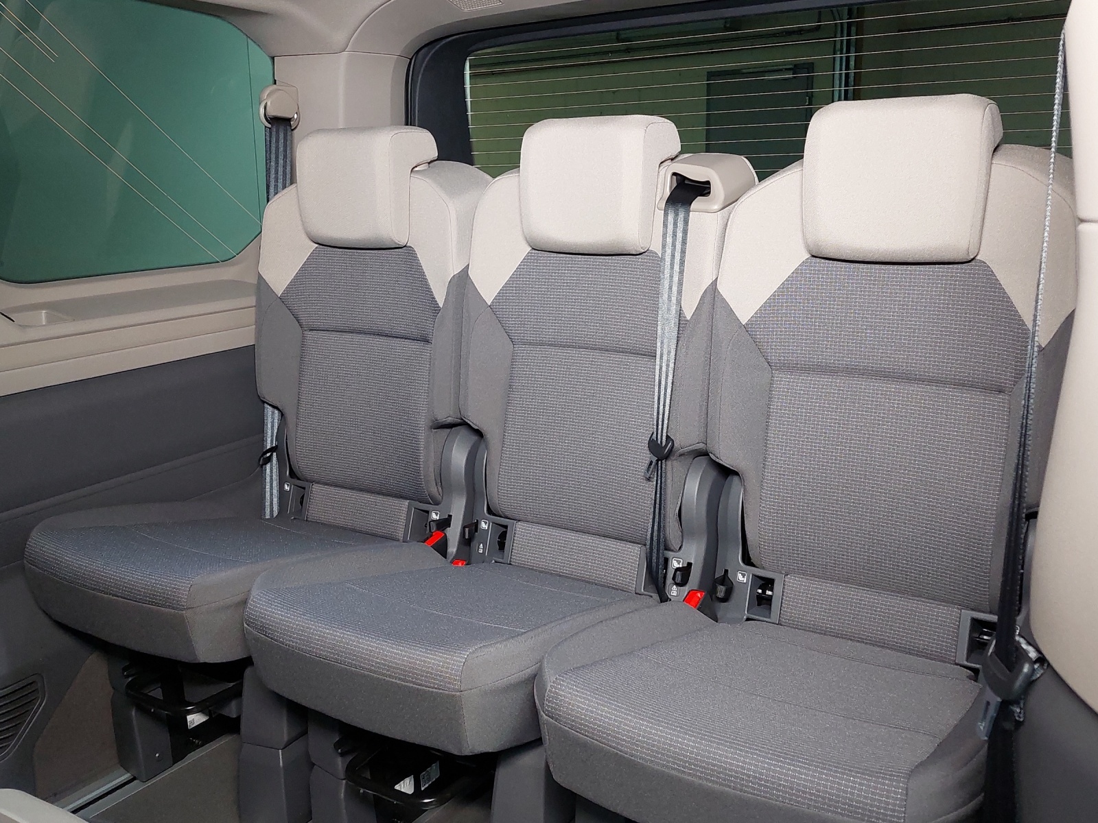 VW Multivan Liberty Kurz 1.5l eHybrid-image-8