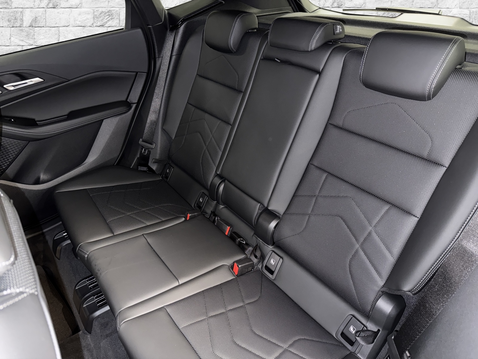 BMW 223d Active Tourer xDrive DKG-image-15
