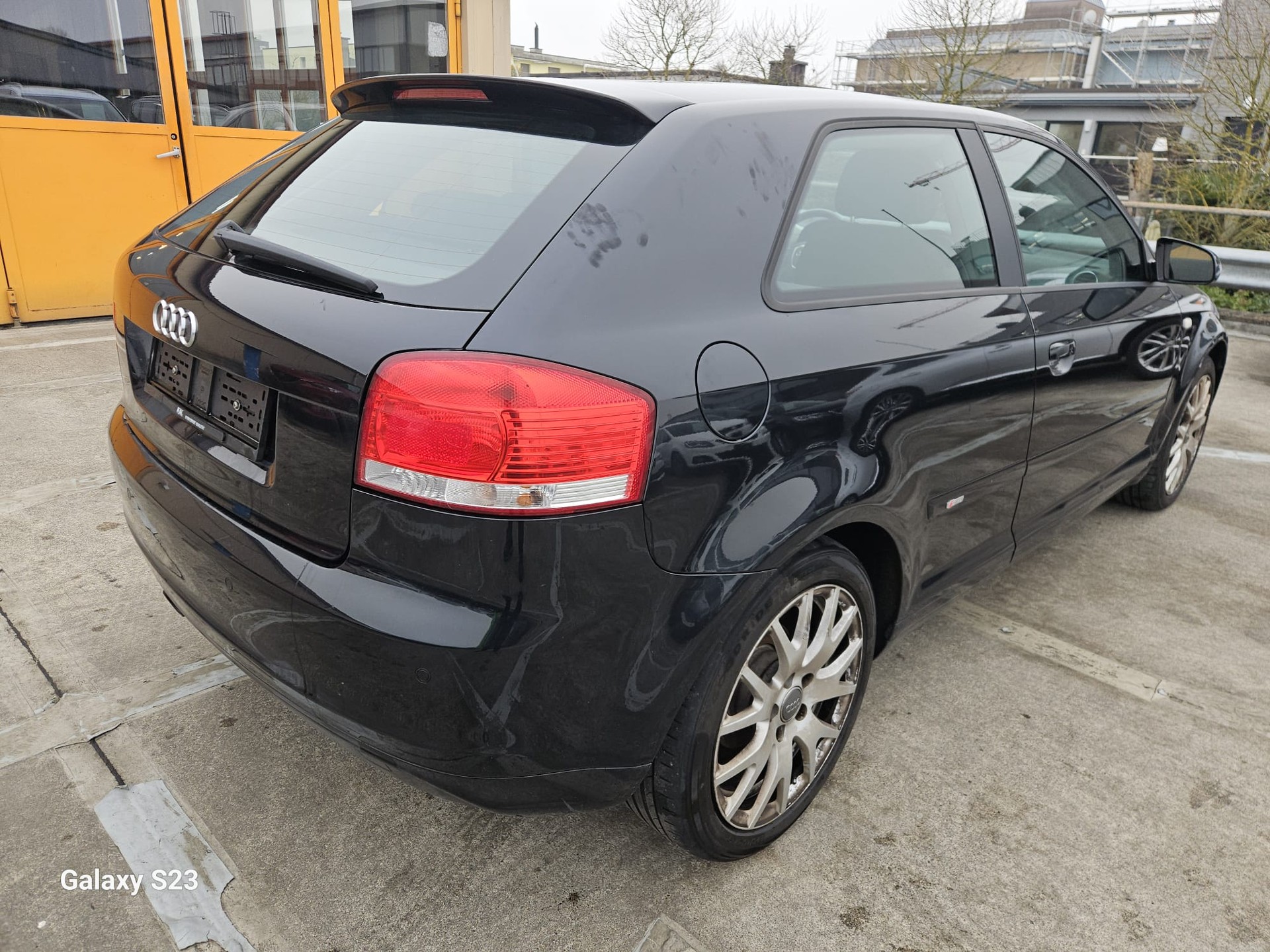 AUDI A3 1.8 Turbo FSI Ambition-image-3