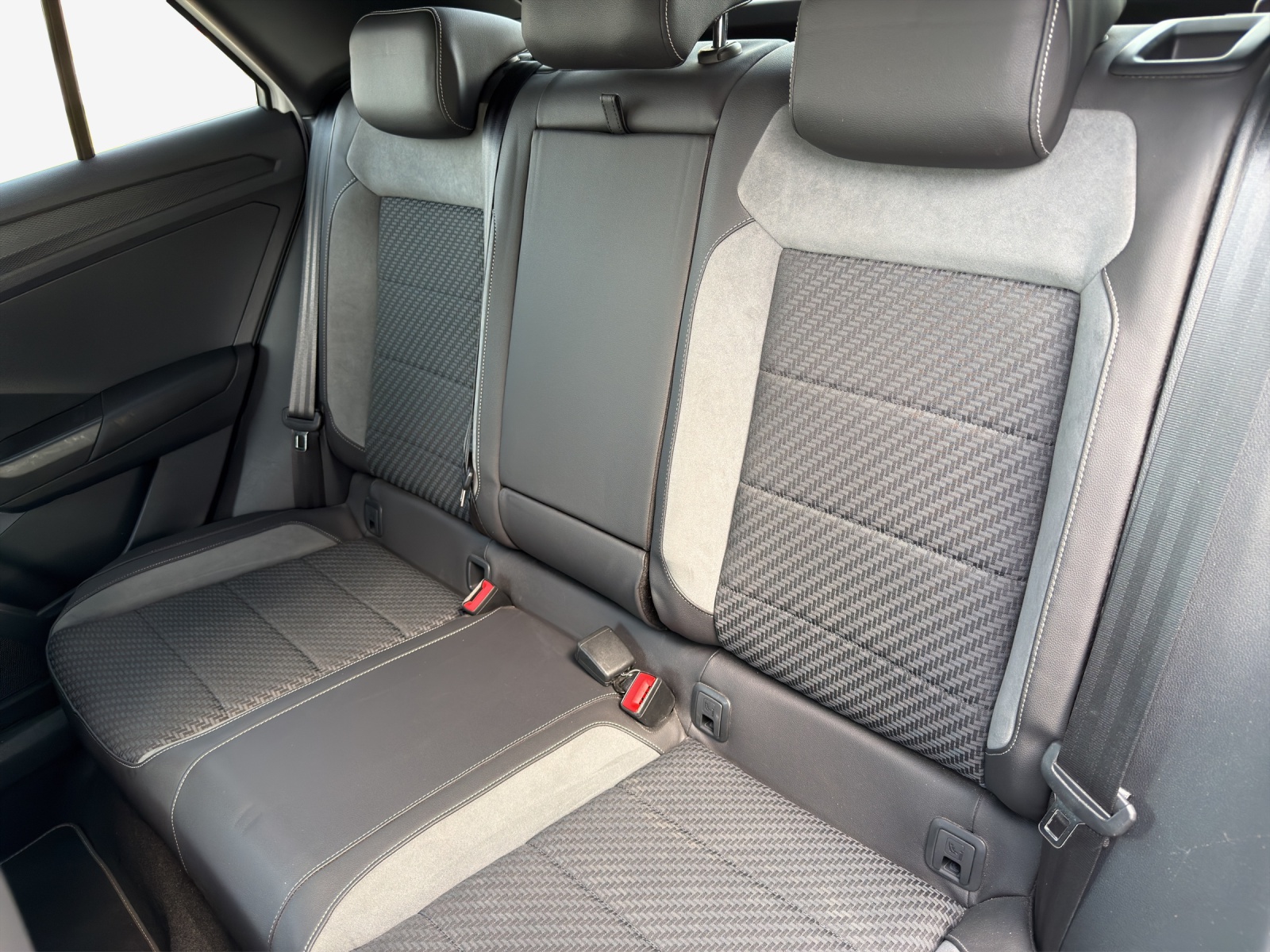 VW T-Roc 2.0 TSI Sport DSG 4Motion-image-11