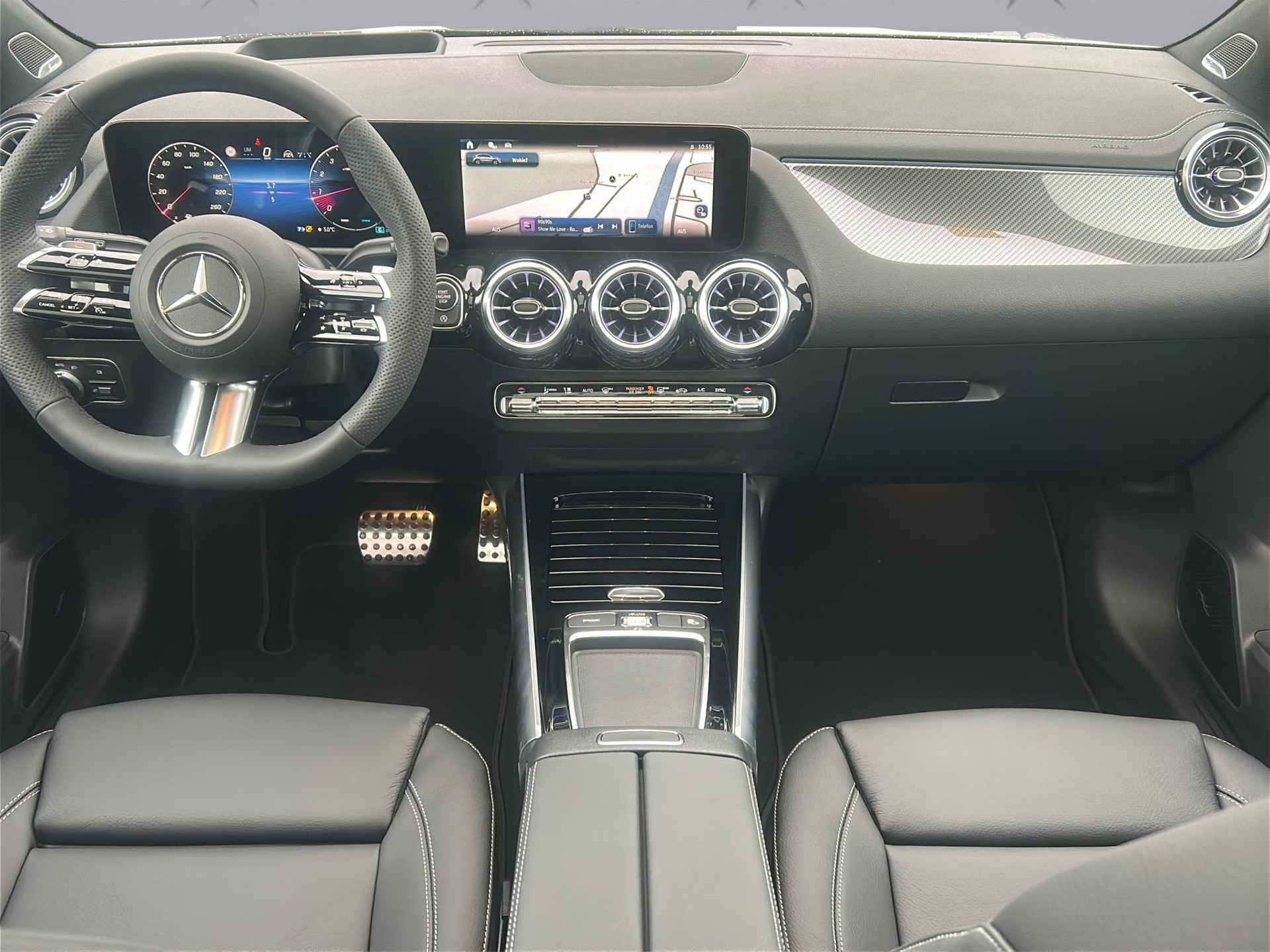 MERCEDES-BENZ GLA 250 Swiss Star AMG Line 4matic-image-11