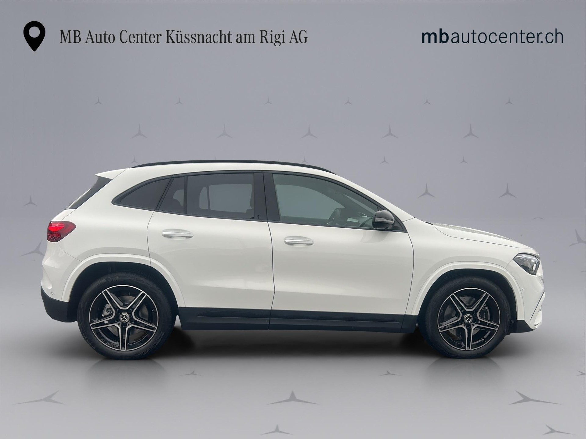 MERCEDES-BENZ GLA 250 Swiss Star AMG Line 4matic-image-6