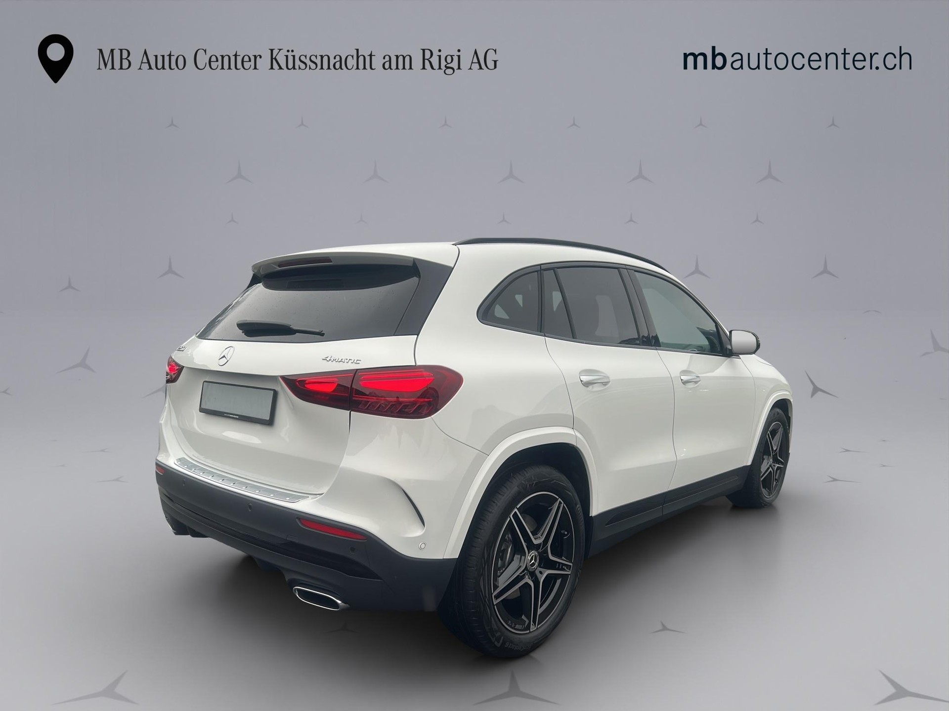 MERCEDES-BENZ GLA 250 Swiss Star AMG Line 4matic-image-5