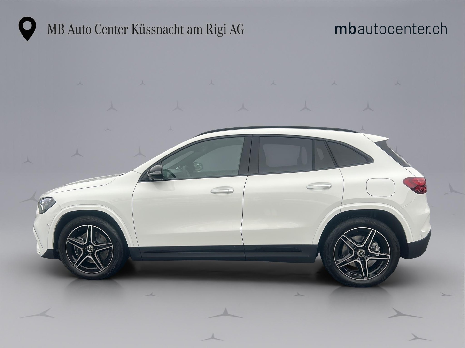 MERCEDES-BENZ GLA 250 Swiss Star AMG Line 4matic-image-2