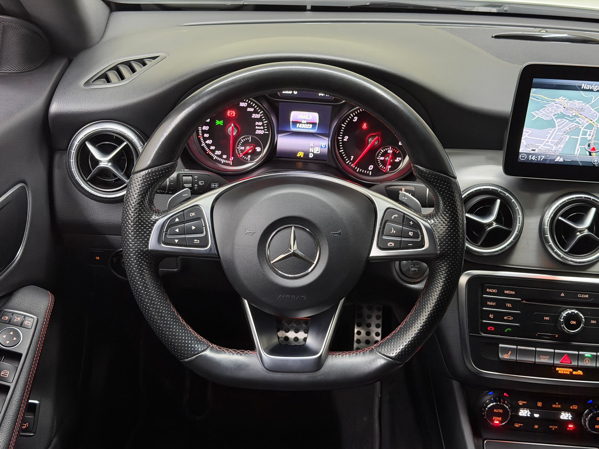 MERCEDES-BENZ CLA Shooting Br 200 d Swiss Star AMG Line 4M-image-8