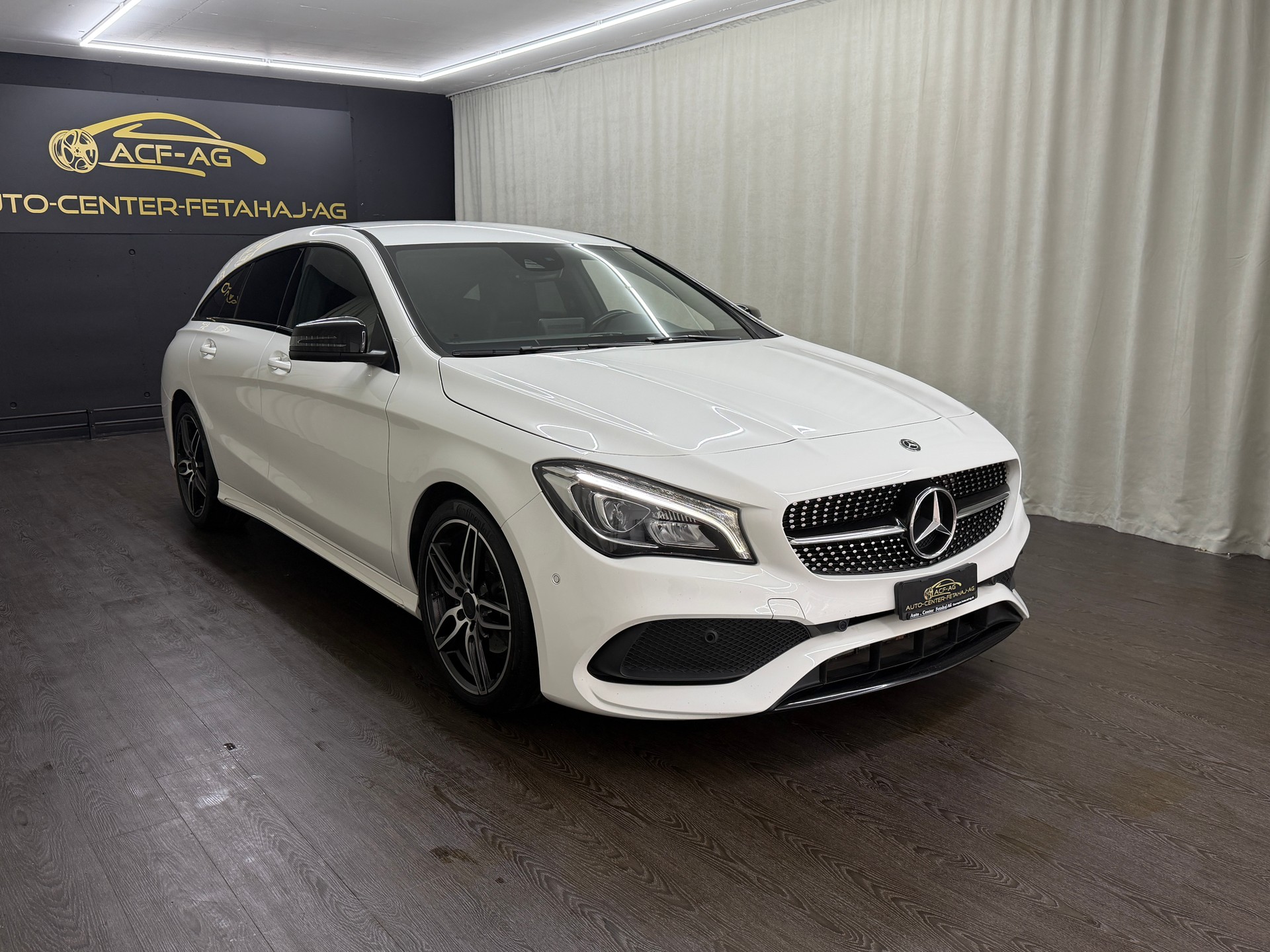 MERCEDES-BENZ CLA Shooting Br 200 d Swiss Star AMG Line 4M-image-2