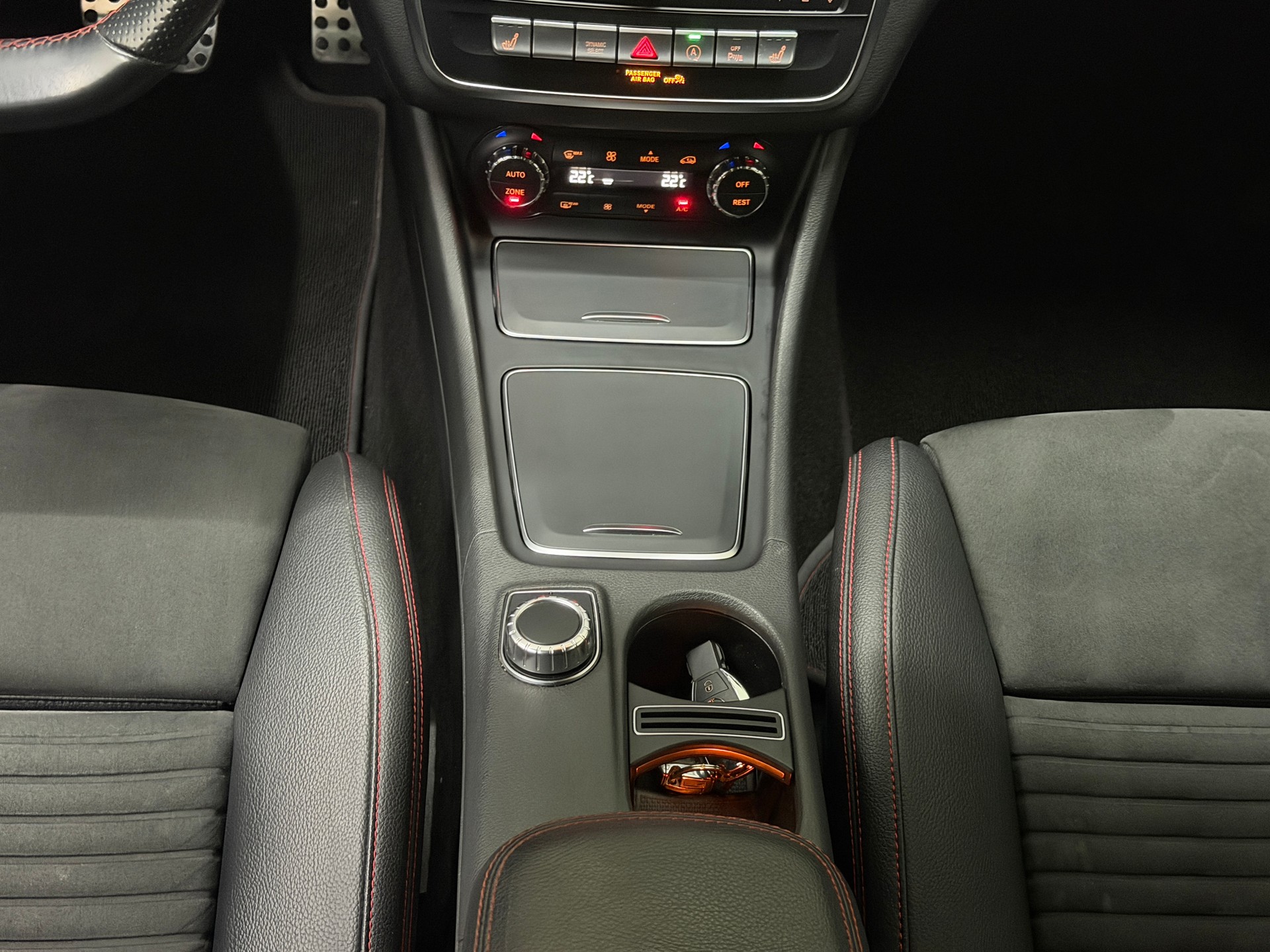 MERCEDES-BENZ CLA Shooting Br 200 d Swiss Star AMG Line 4M-image-13