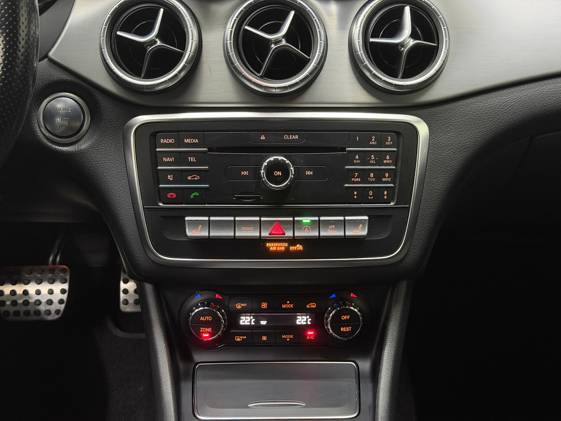MERCEDES-BENZ CLA Shooting Br 200 d Swiss Star AMG Line 4M-image-10
