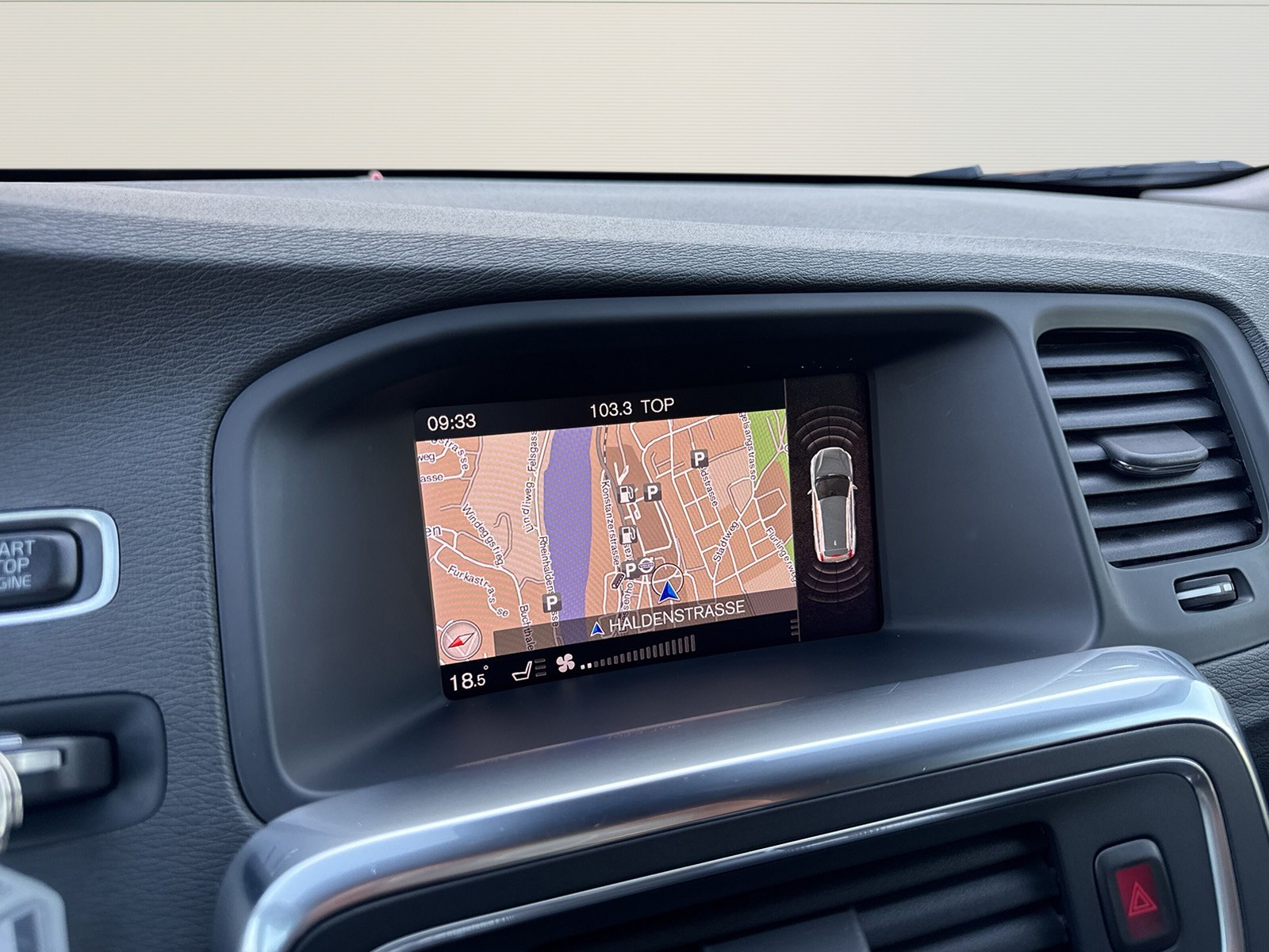 VOLVO V60 Kombi 2.0 T6 Executive AWD S/S-image-13