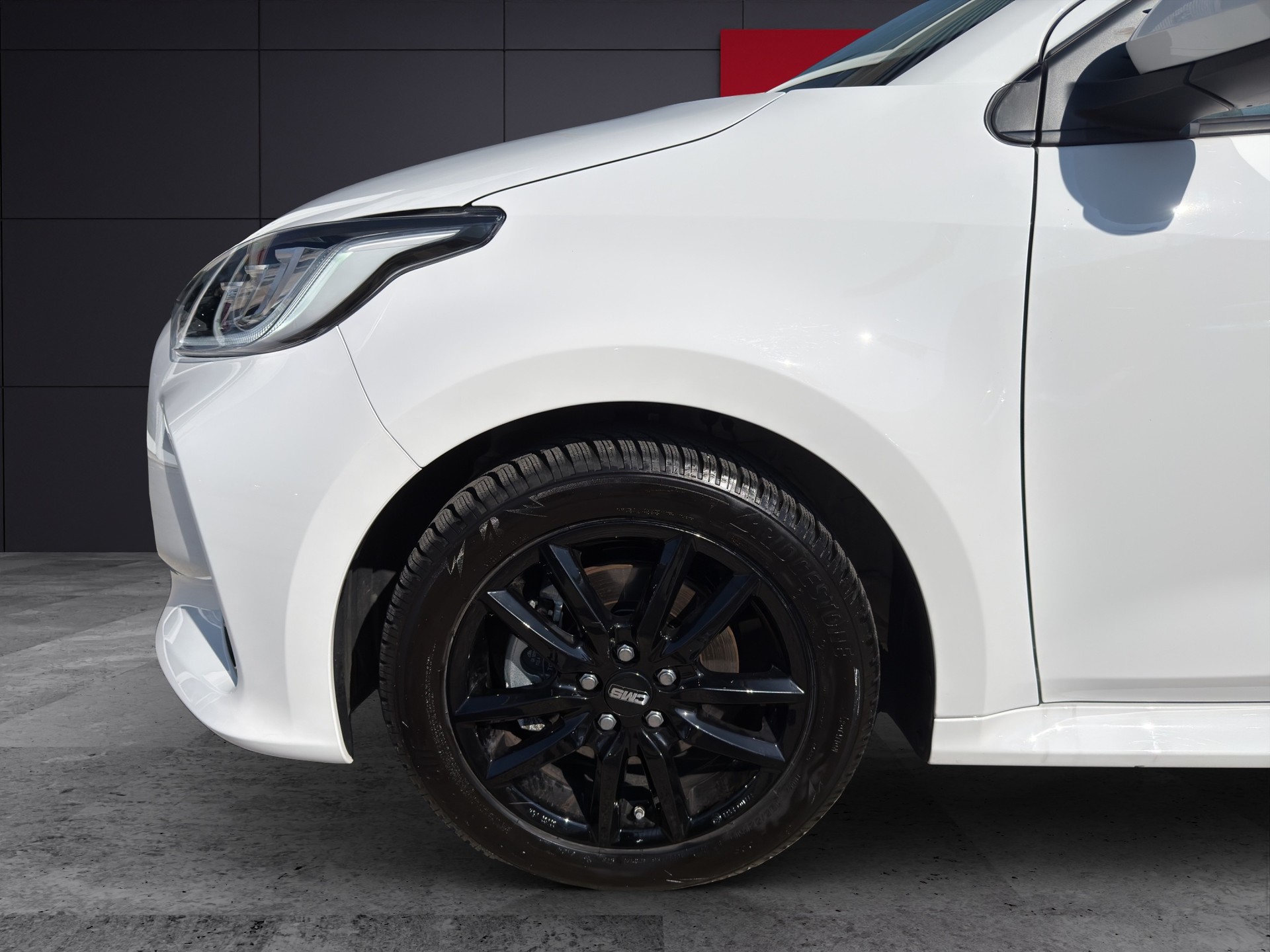 TOYOTA Yaris 1.5 Comfort e-CVT-image-4