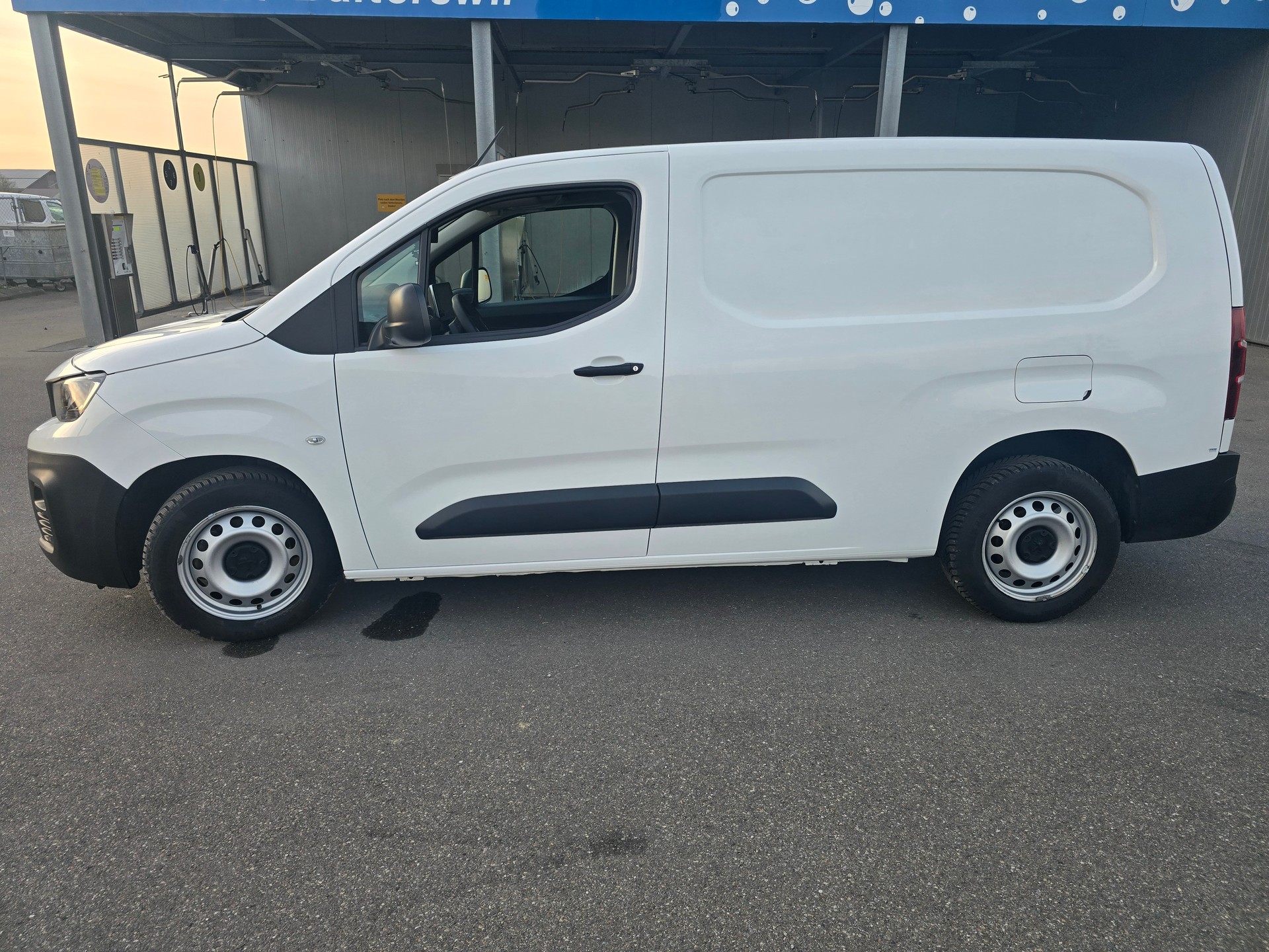 PEUGEOT Partner 1.5 Blue HDi s/s Asphalt Long 1000kg*Frsch ab MFK"Frisch ab Service**TOP Ausstattung*-image-1