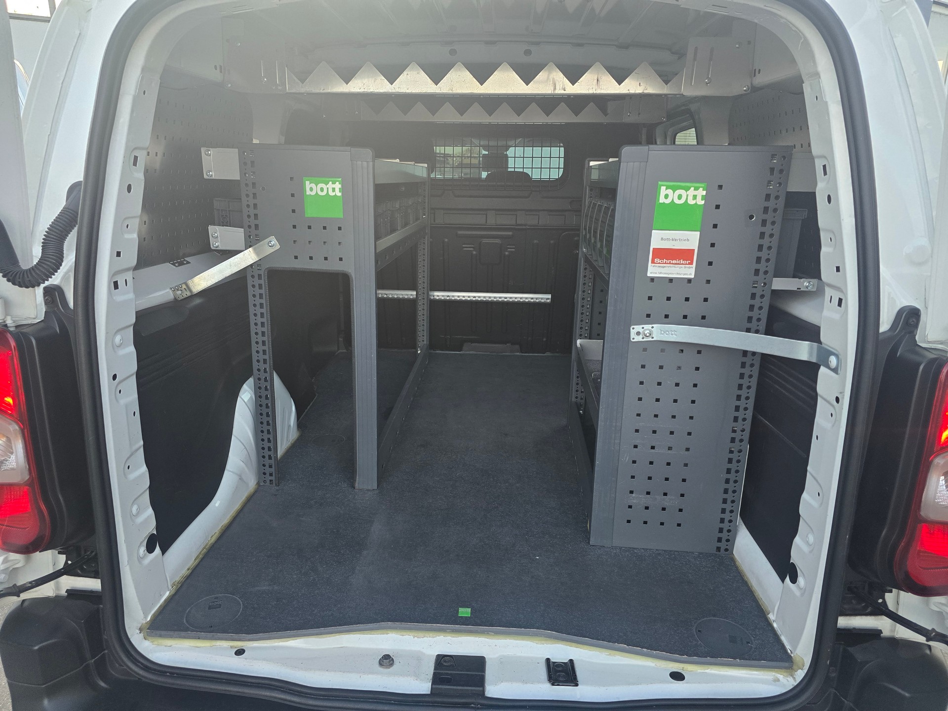 PEUGEOT Partner 1.5 Blue HDi s/s Asphalt Long 1000kg*Frsch ab MFK"Frisch ab Service**TOP Ausstattung*-image-4